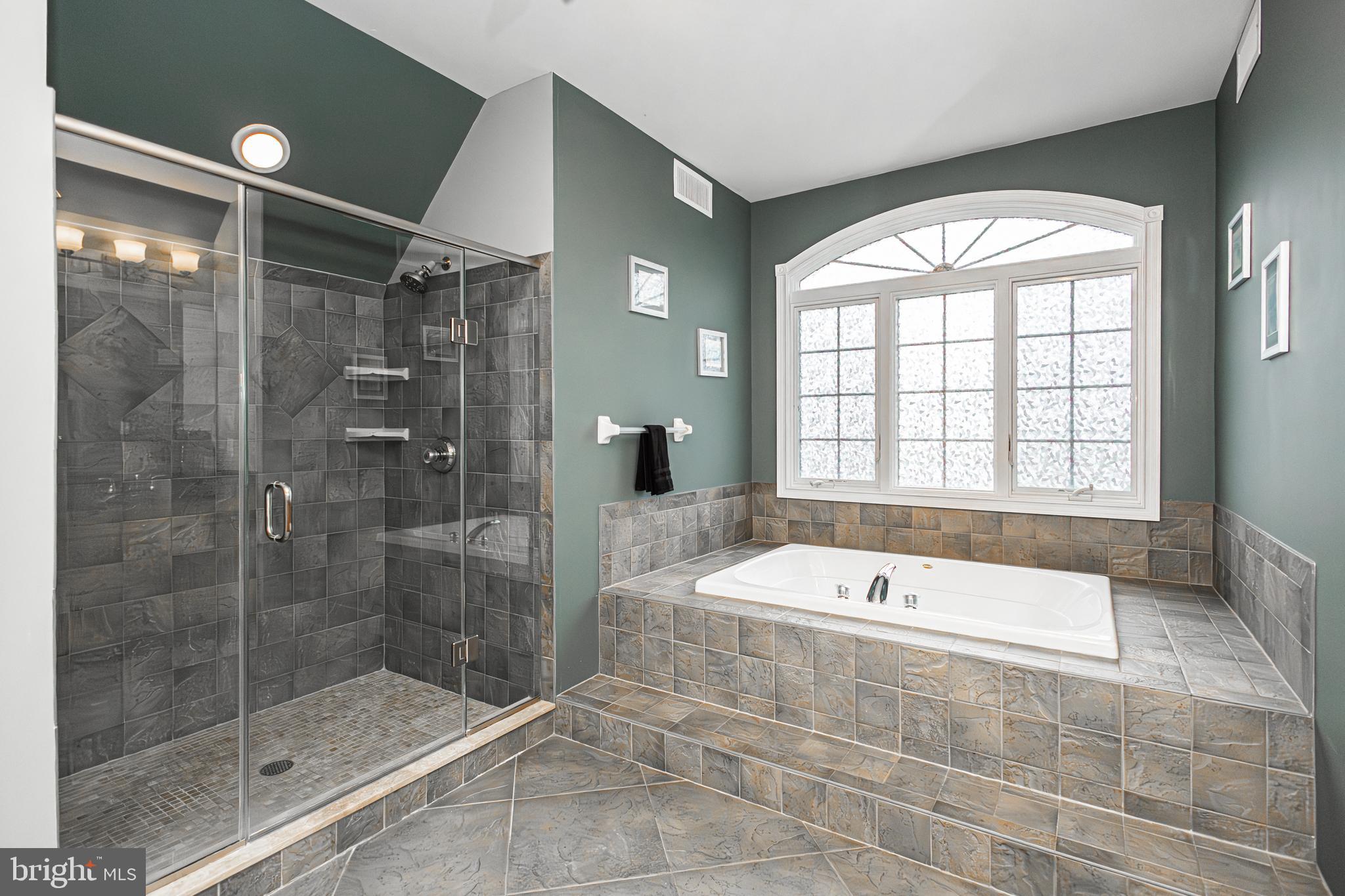 UPPER MOUNTAIN ESTS - Residential