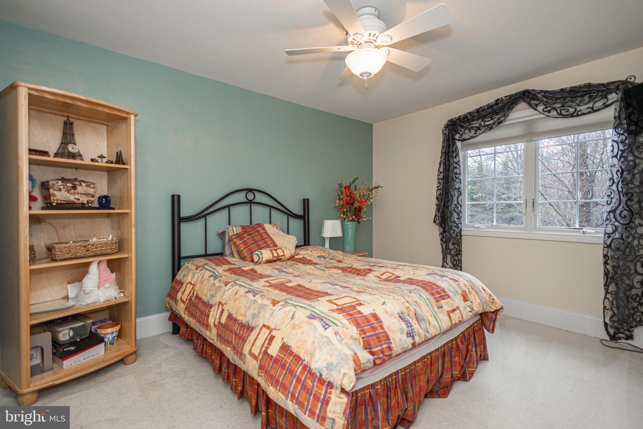 UPPER MOUNTAIN ESTS - Residential