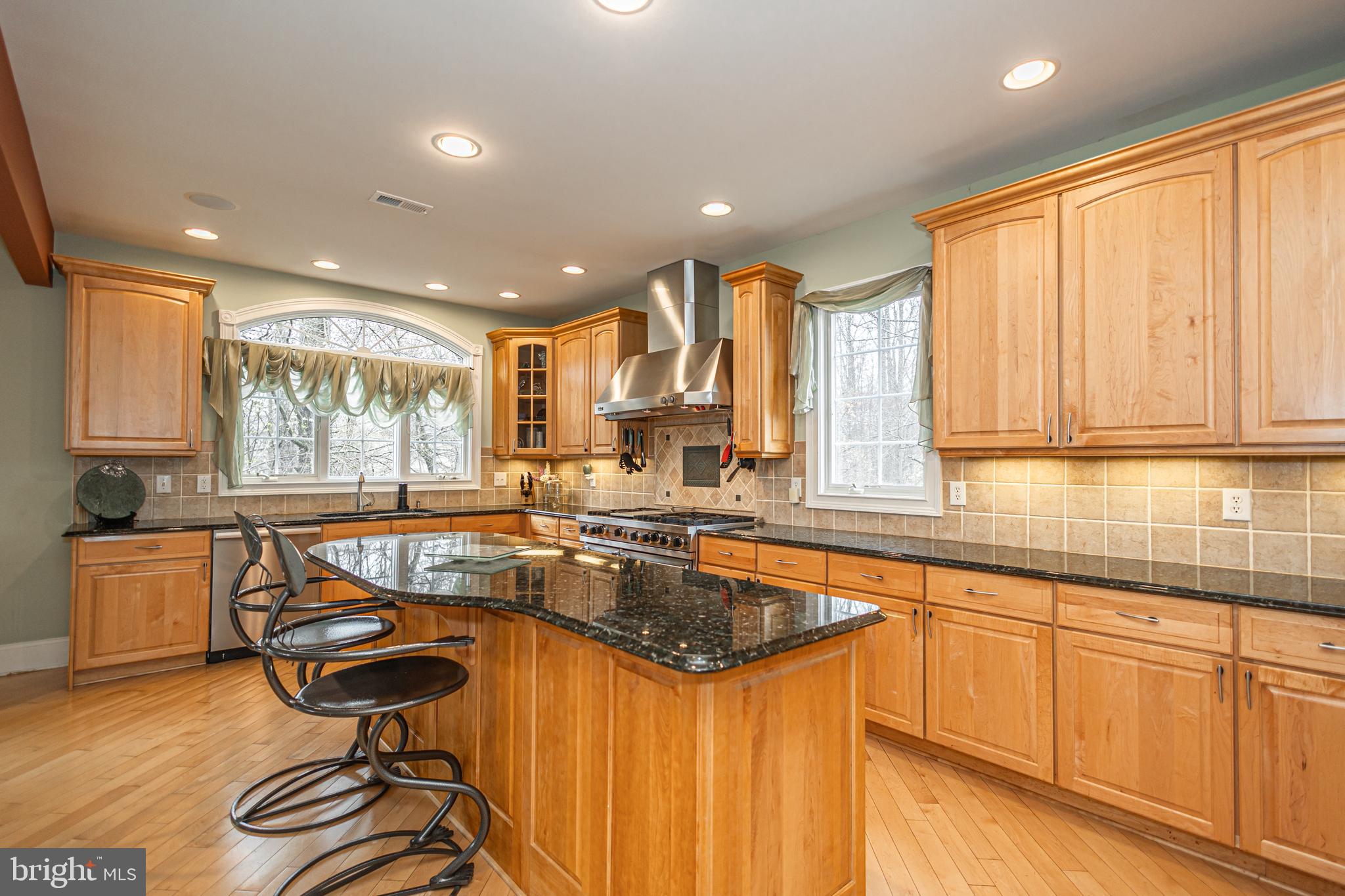 UPPER MOUNTAIN ESTS - Residential