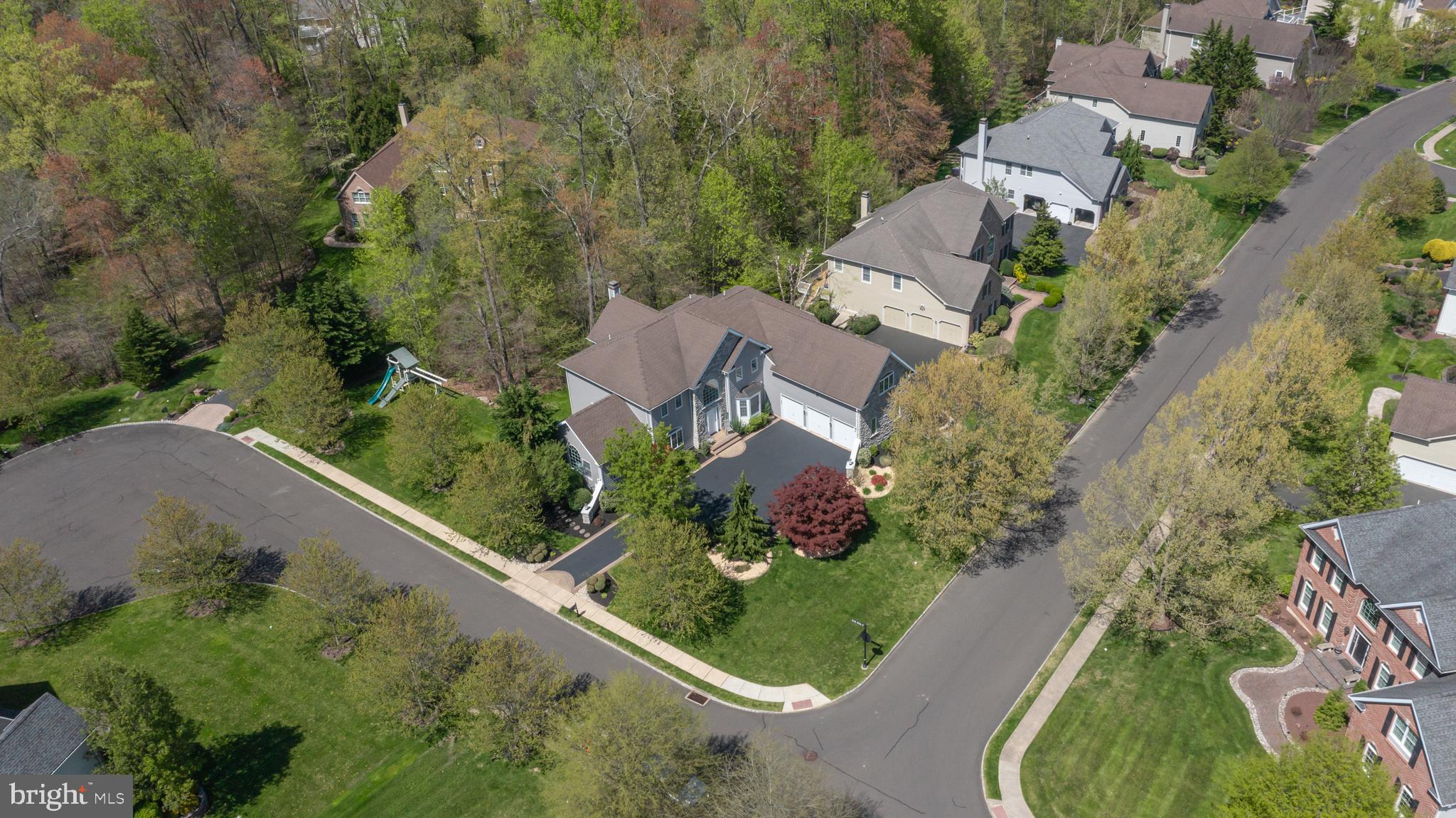 UPPER MOUNTAIN ESTS - Residential