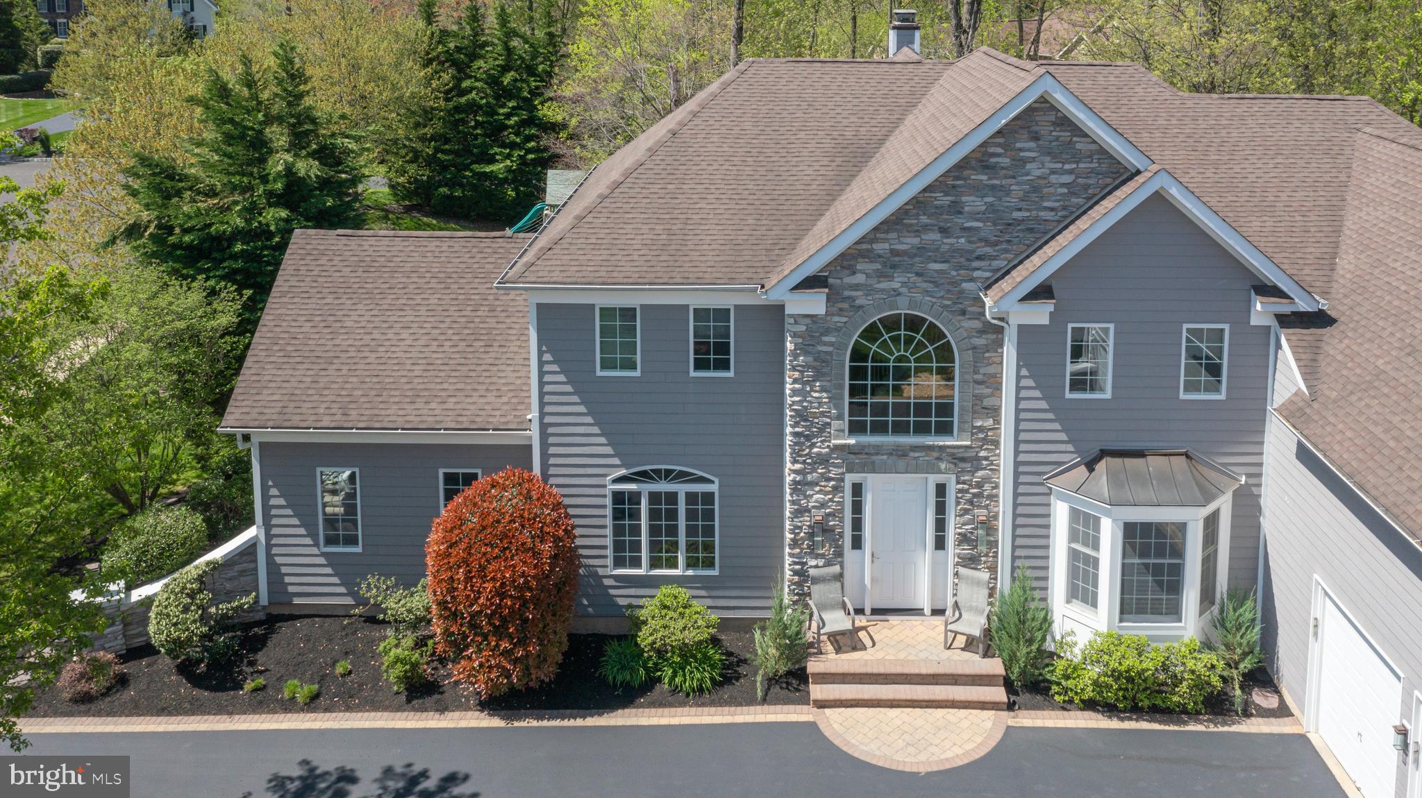 UPPER MOUNTAIN ESTS - Residential