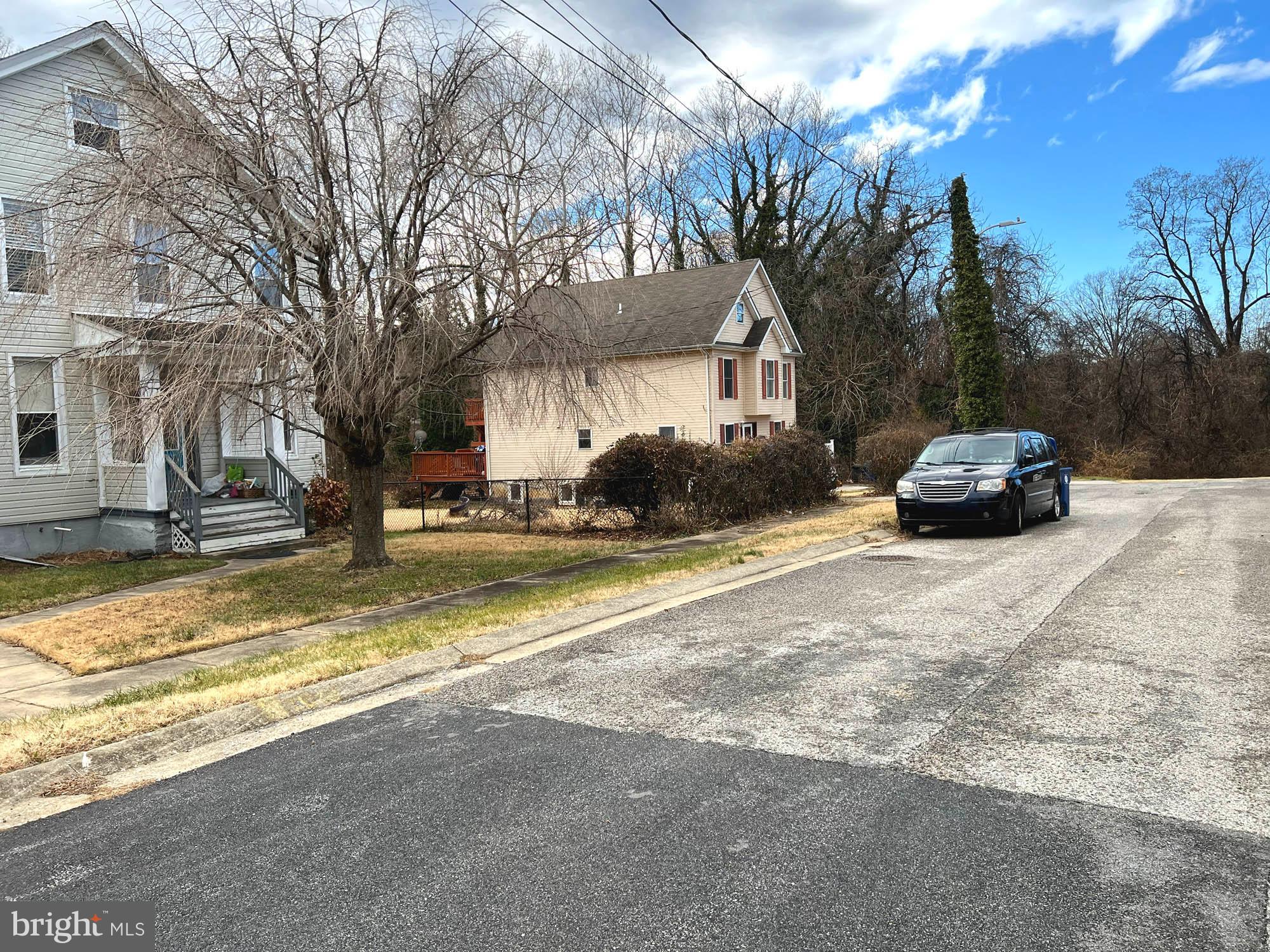 ROSEMONT EAST - Residential