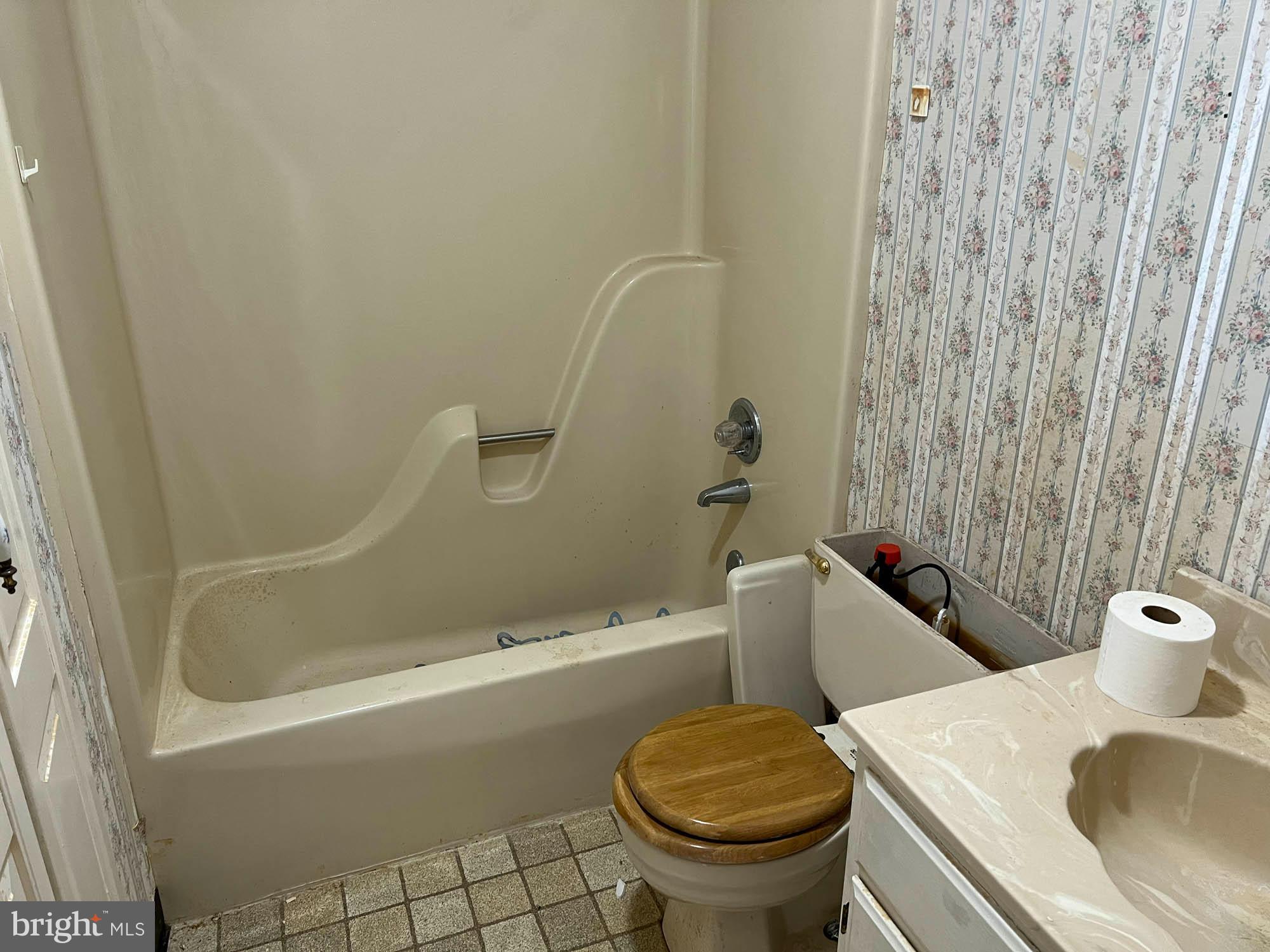 ROSEMONT EAST - Residential