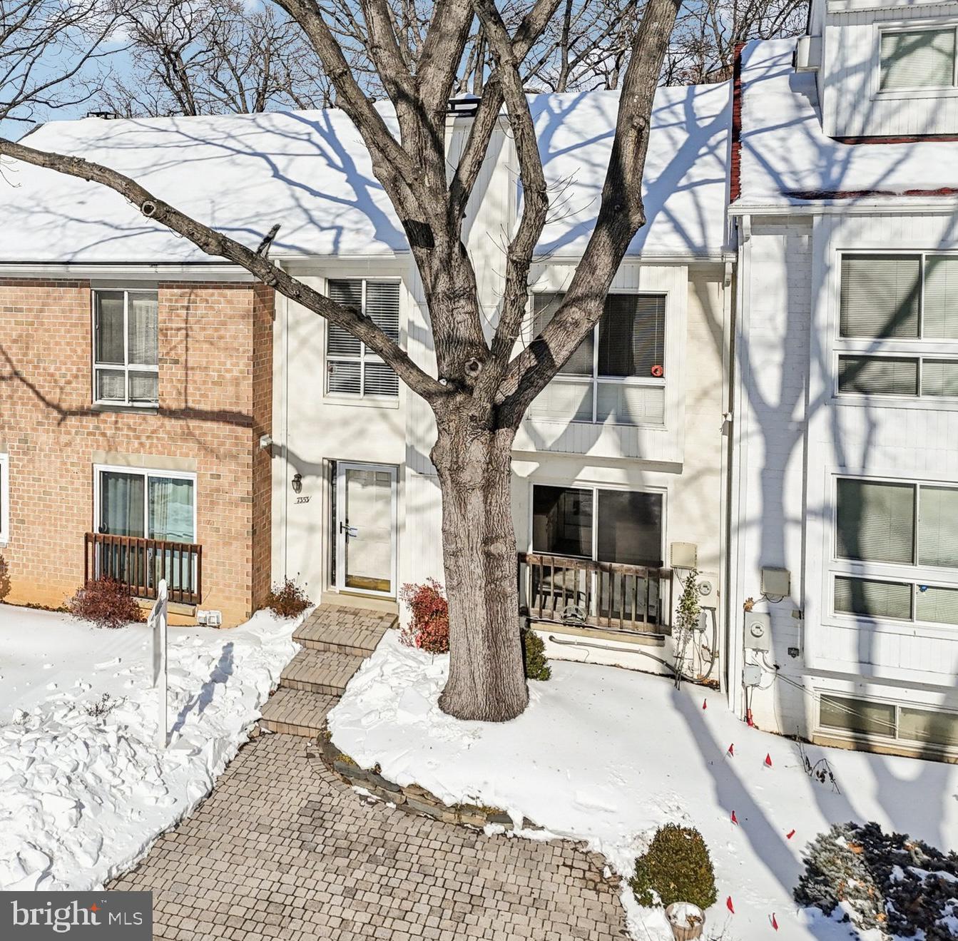 VILLAGE OF OWEN BROWN - Residential