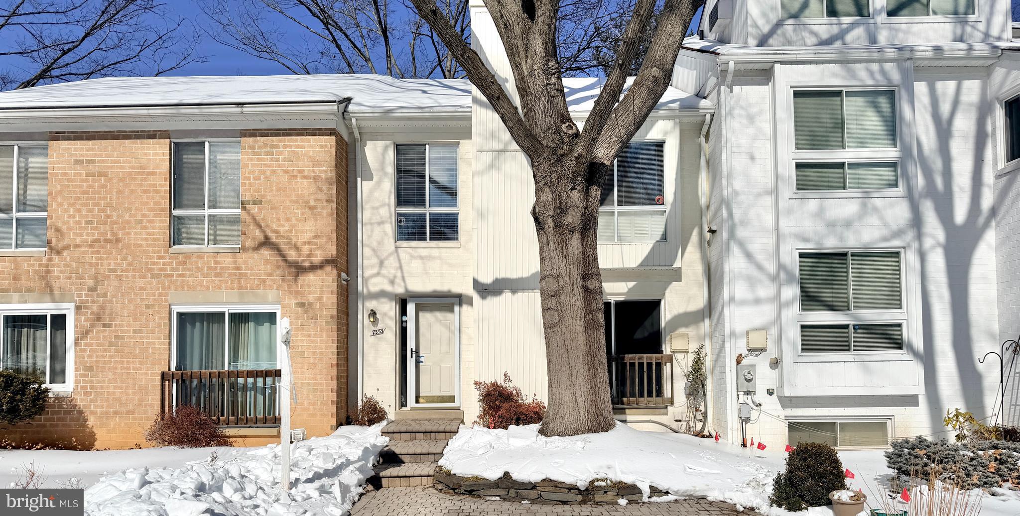 VILLAGE OF OWEN BROWN - Residential