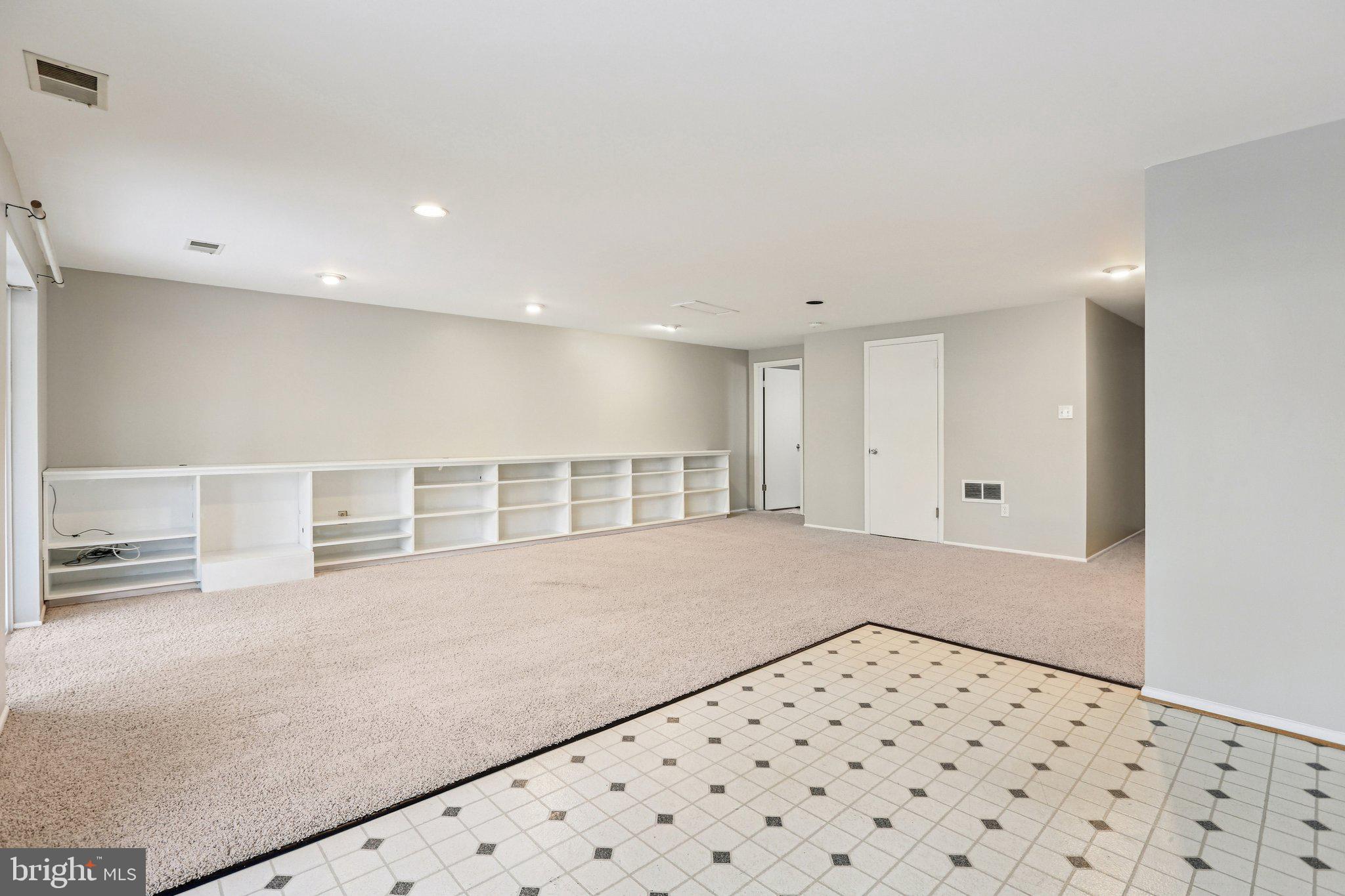 VILLAGE OF OWEN BROWN - Residential