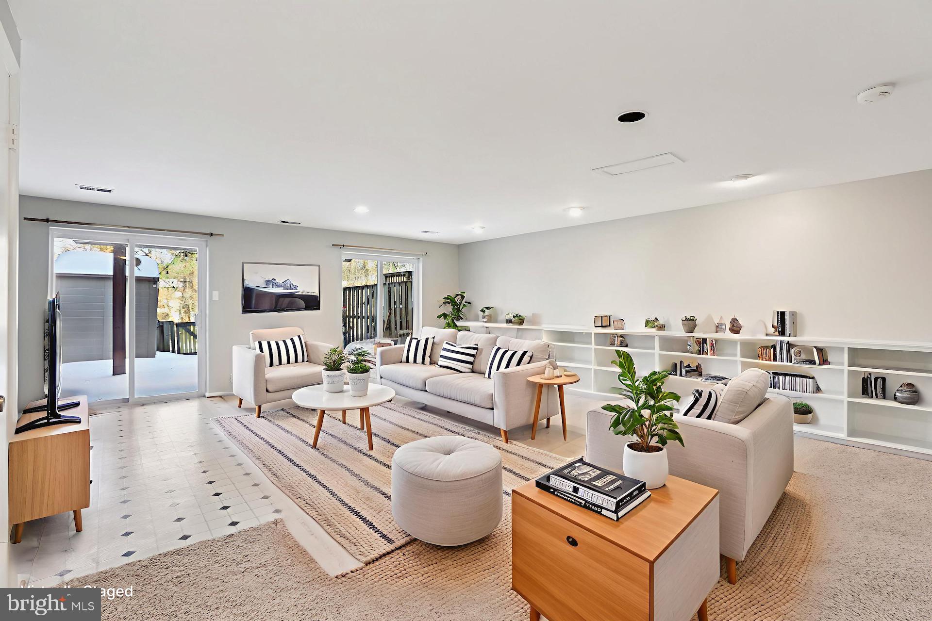 VILLAGE OF OWEN BROWN - Residential