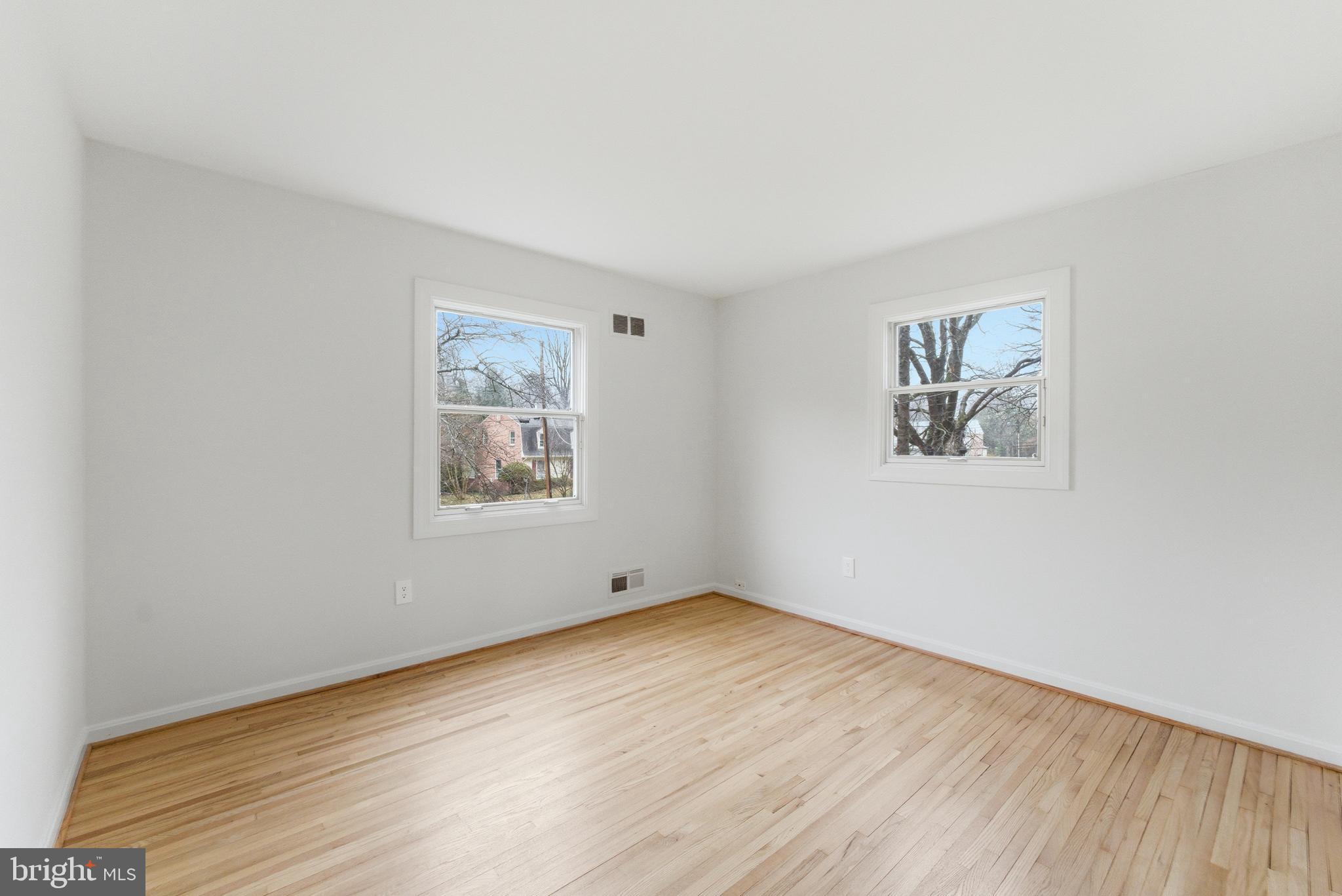 SHERWOOD FOREST MANOR - Residential