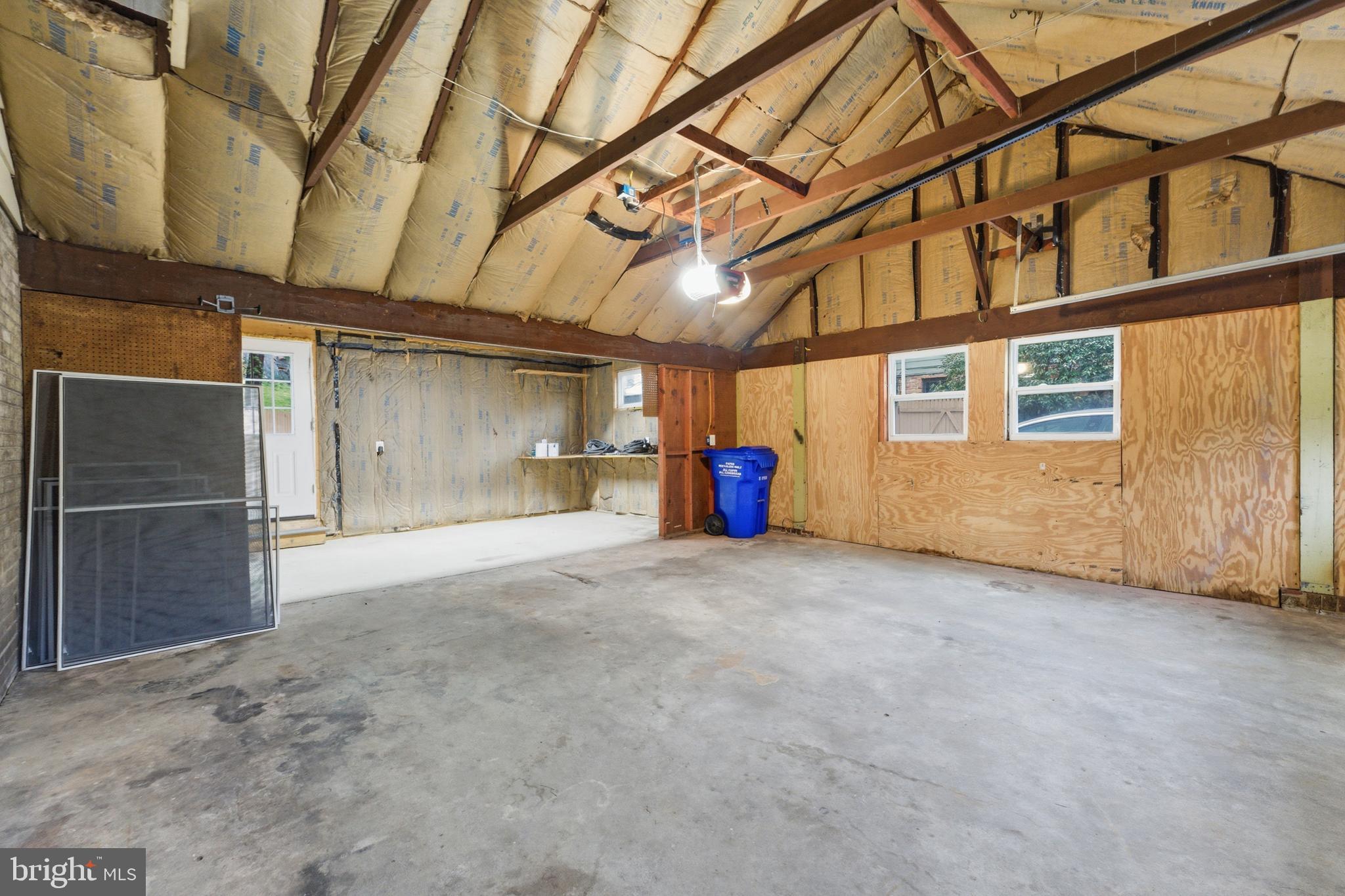 SHERWOOD FOREST MANOR - Residential