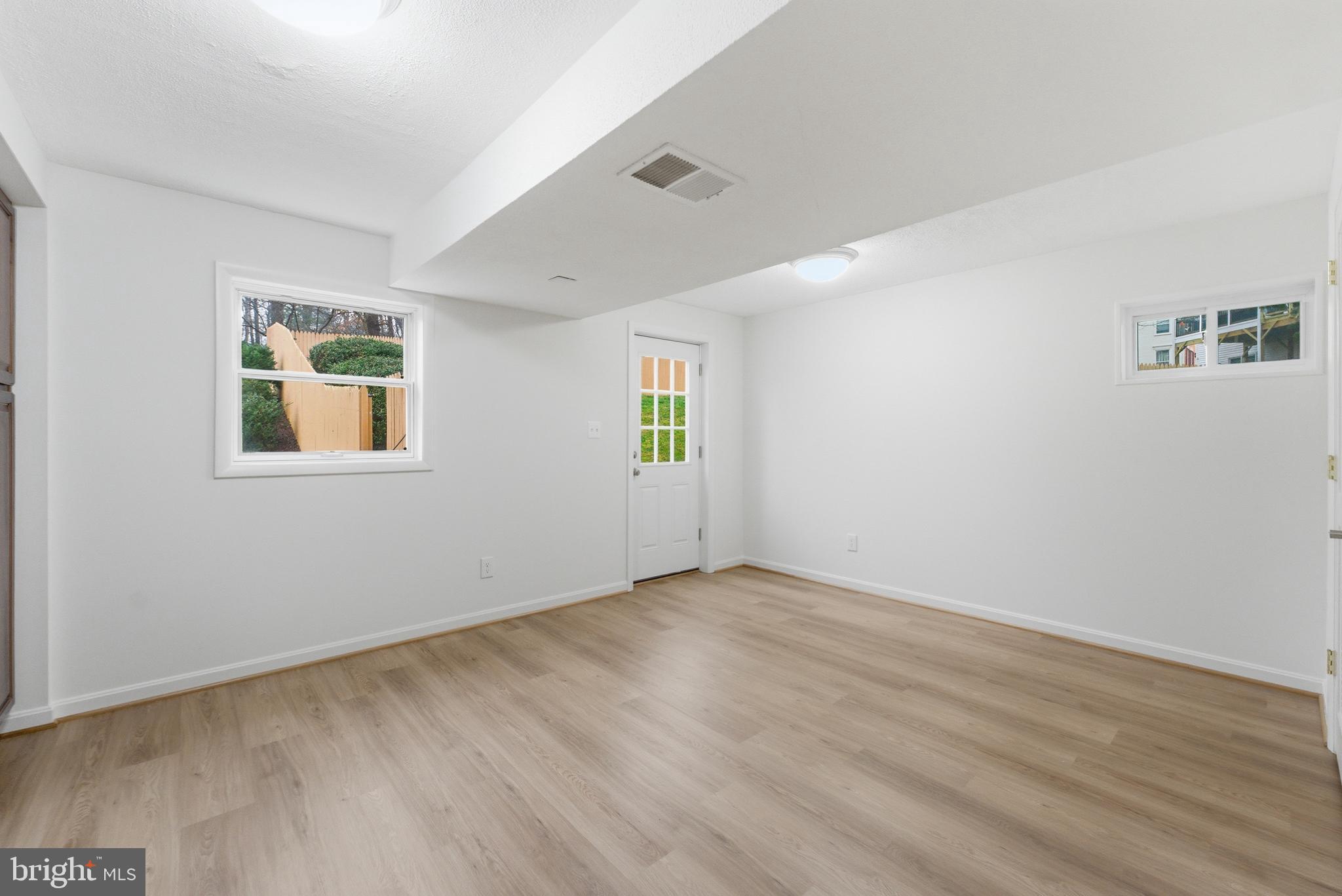 SHERWOOD FOREST MANOR - Residential