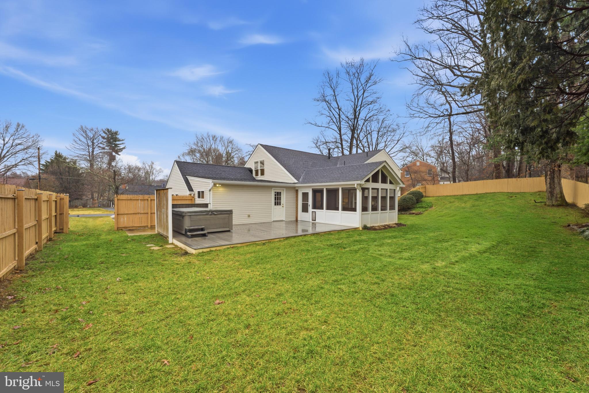 SHERWOOD FOREST MANOR - Residential