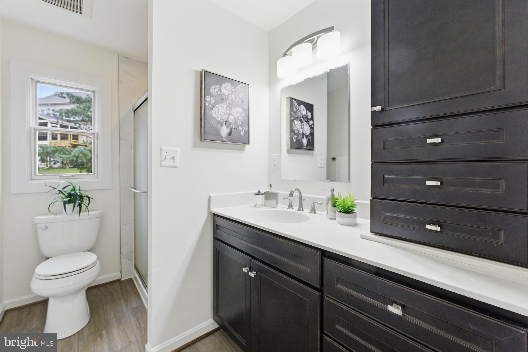 SHERWOOD FOREST MANOR - Residential