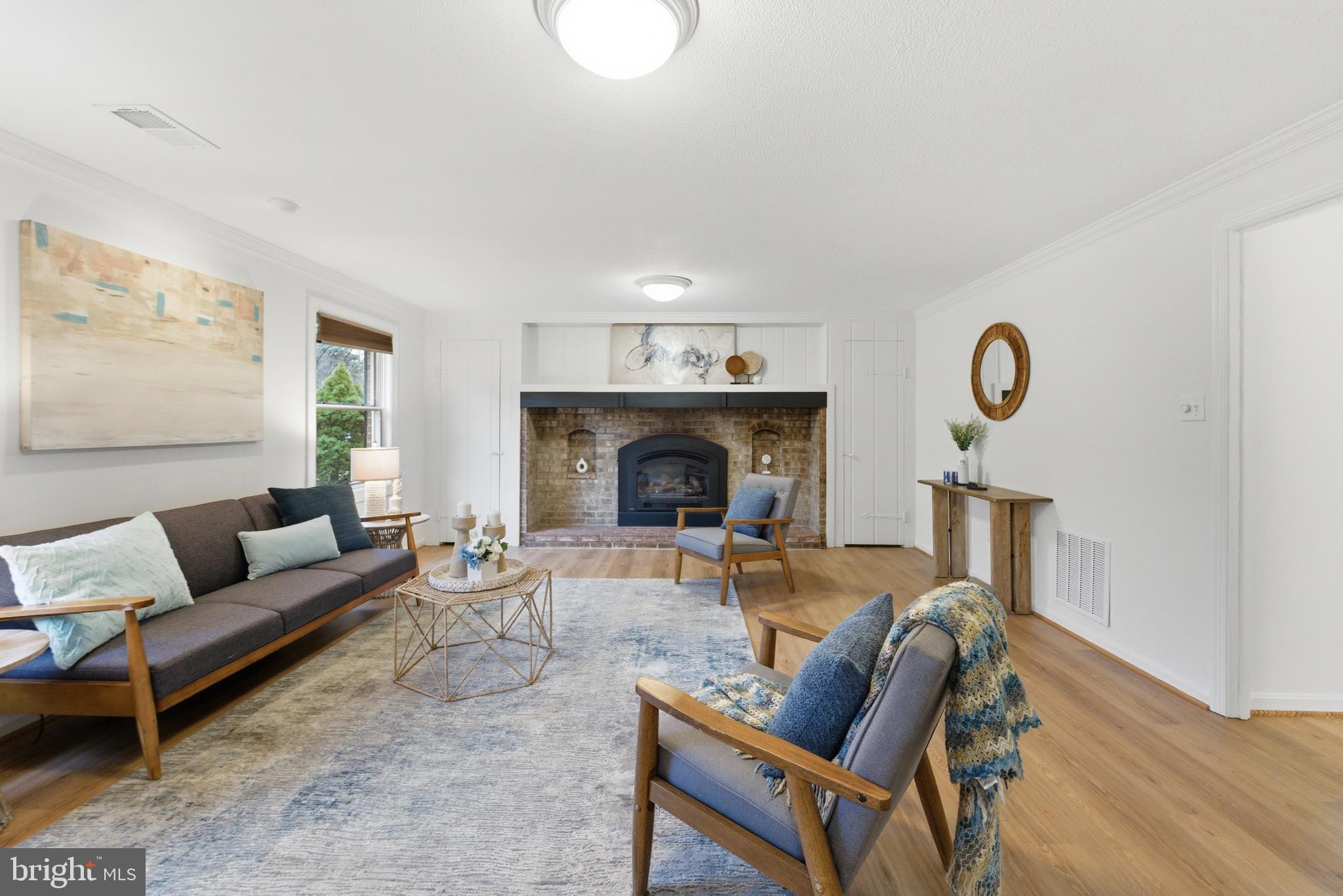 SHERWOOD FOREST MANOR - Residential