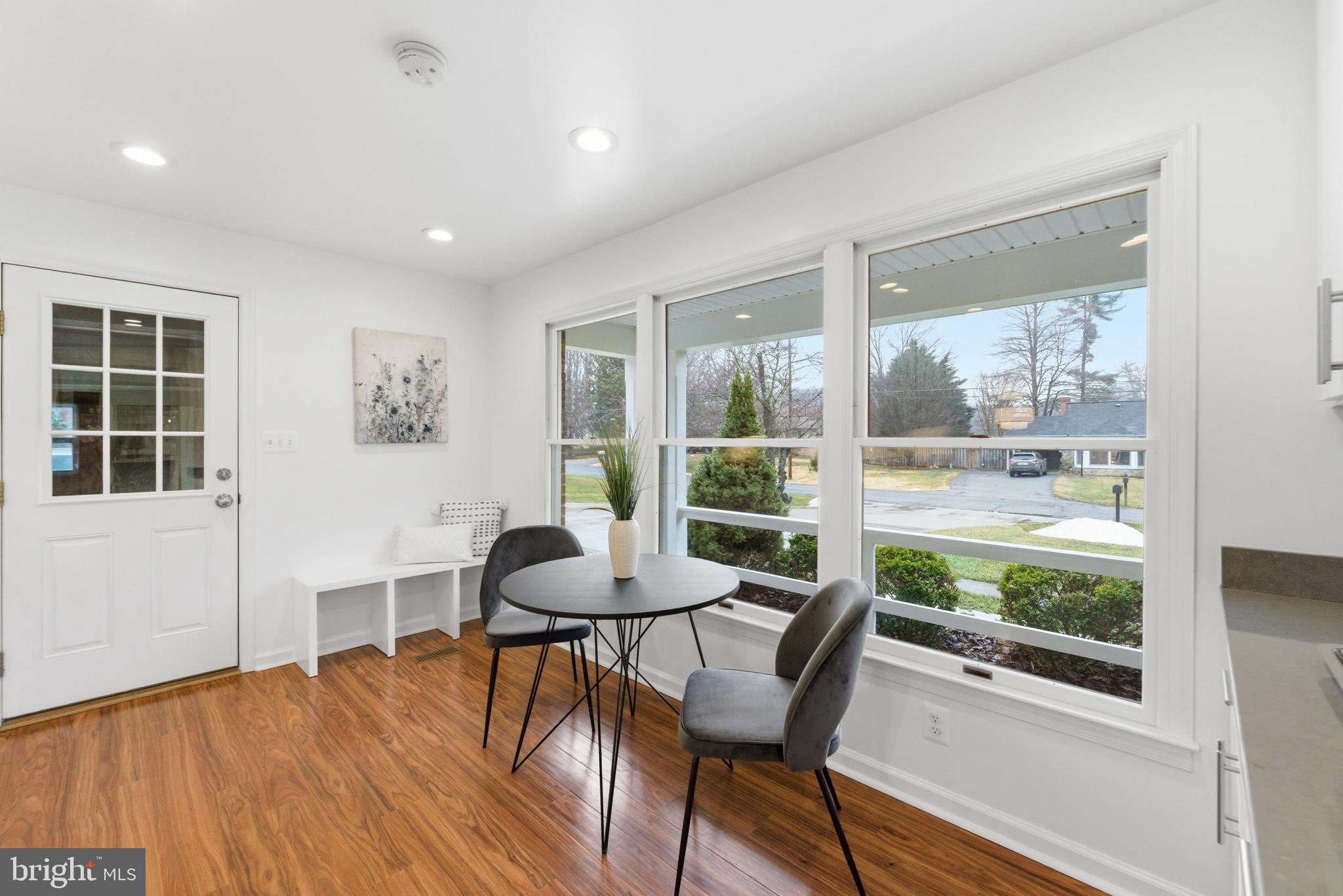 SHERWOOD FOREST MANOR - Residential