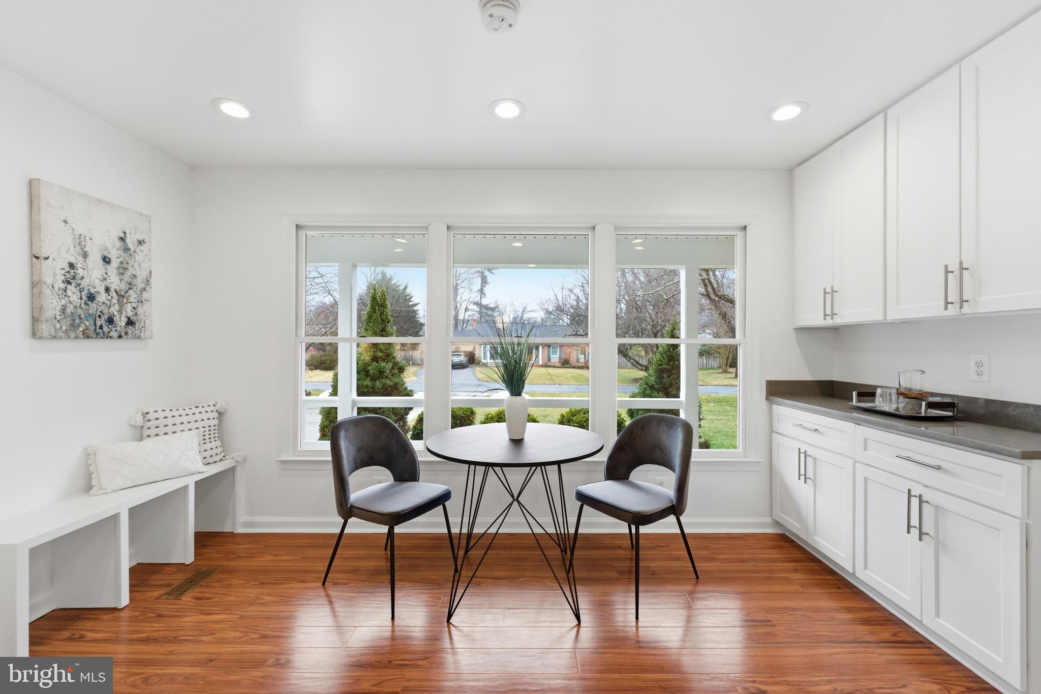 SHERWOOD FOREST MANOR - Residential