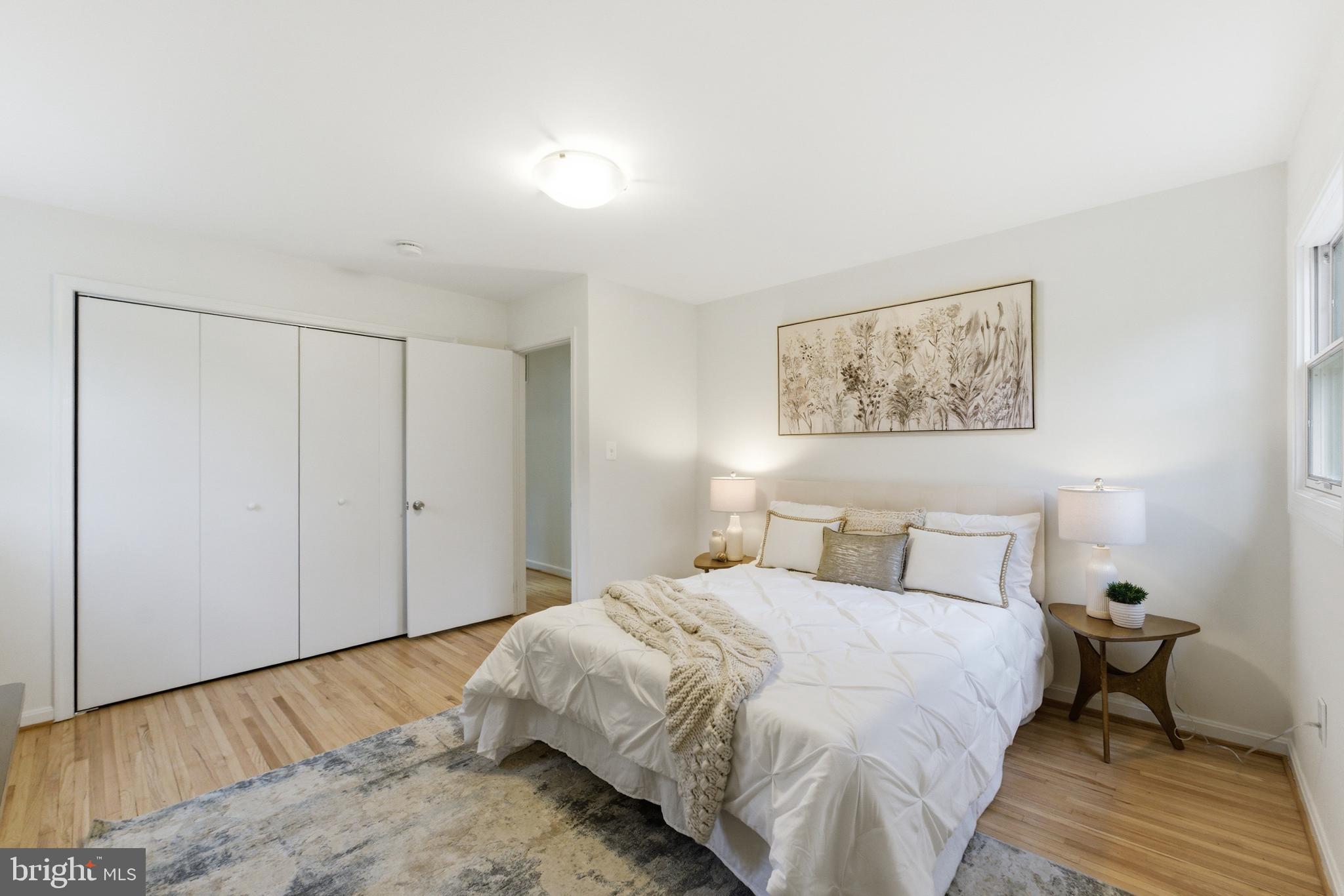 SHERWOOD FOREST MANOR - Residential