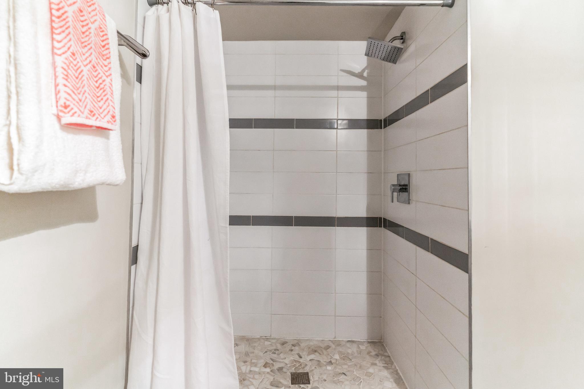 LA DOVA HEIGHTS - Residential