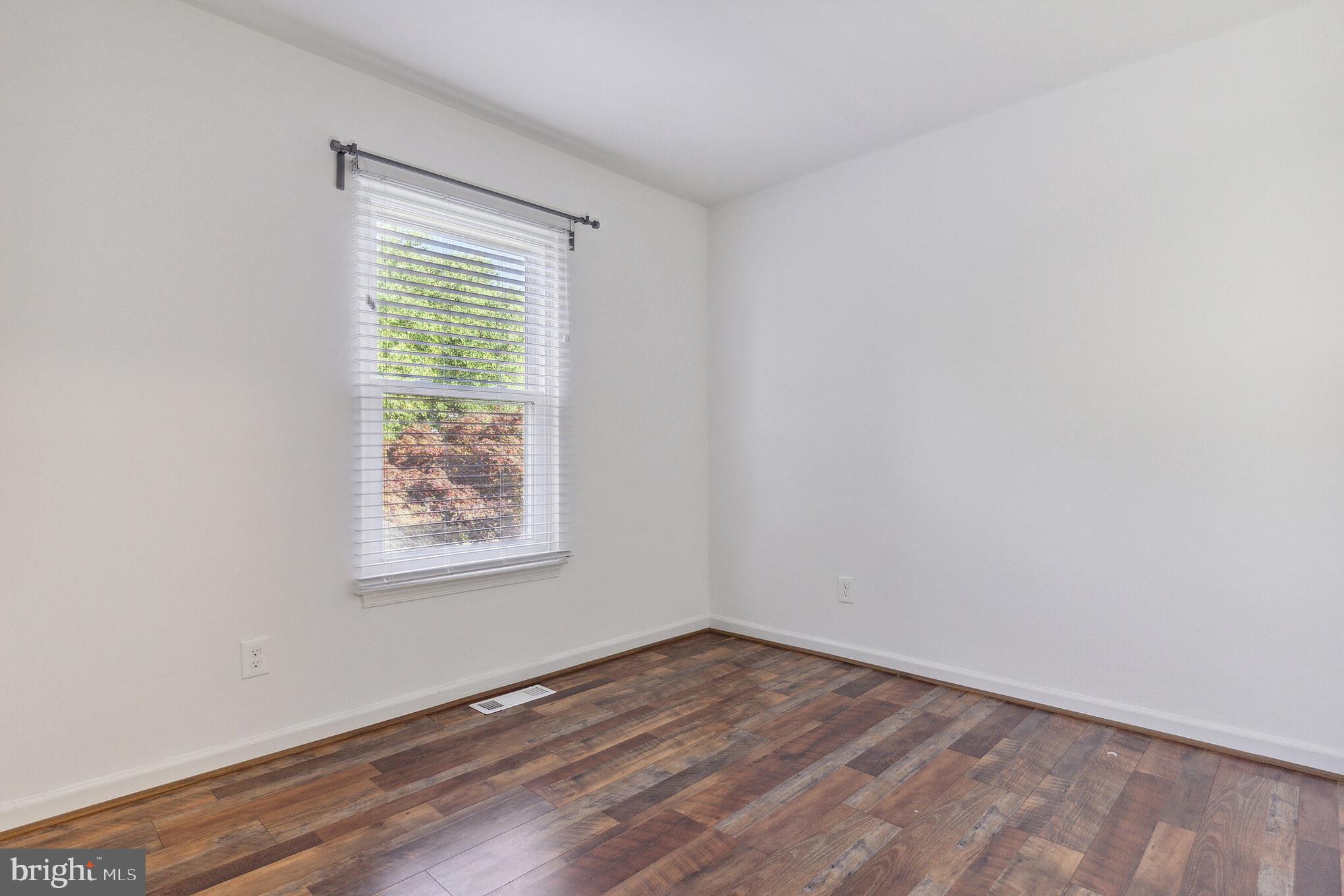 LA DOVA HEIGHTS - Residential