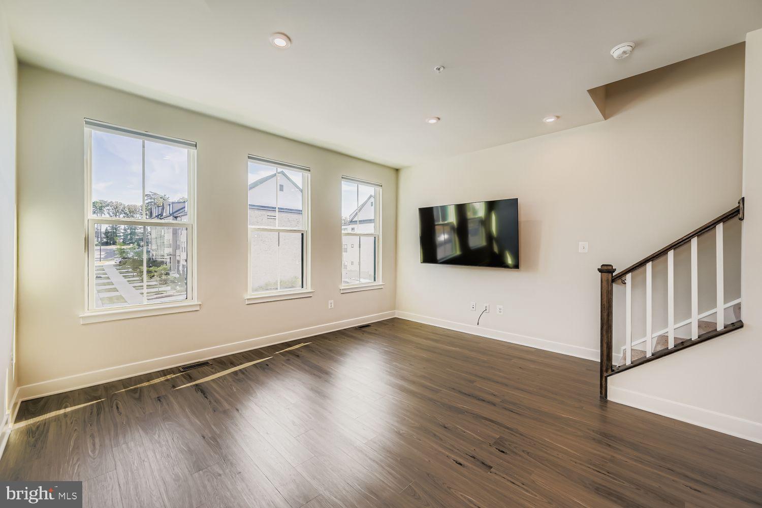 TANYARD SHORES - Residential