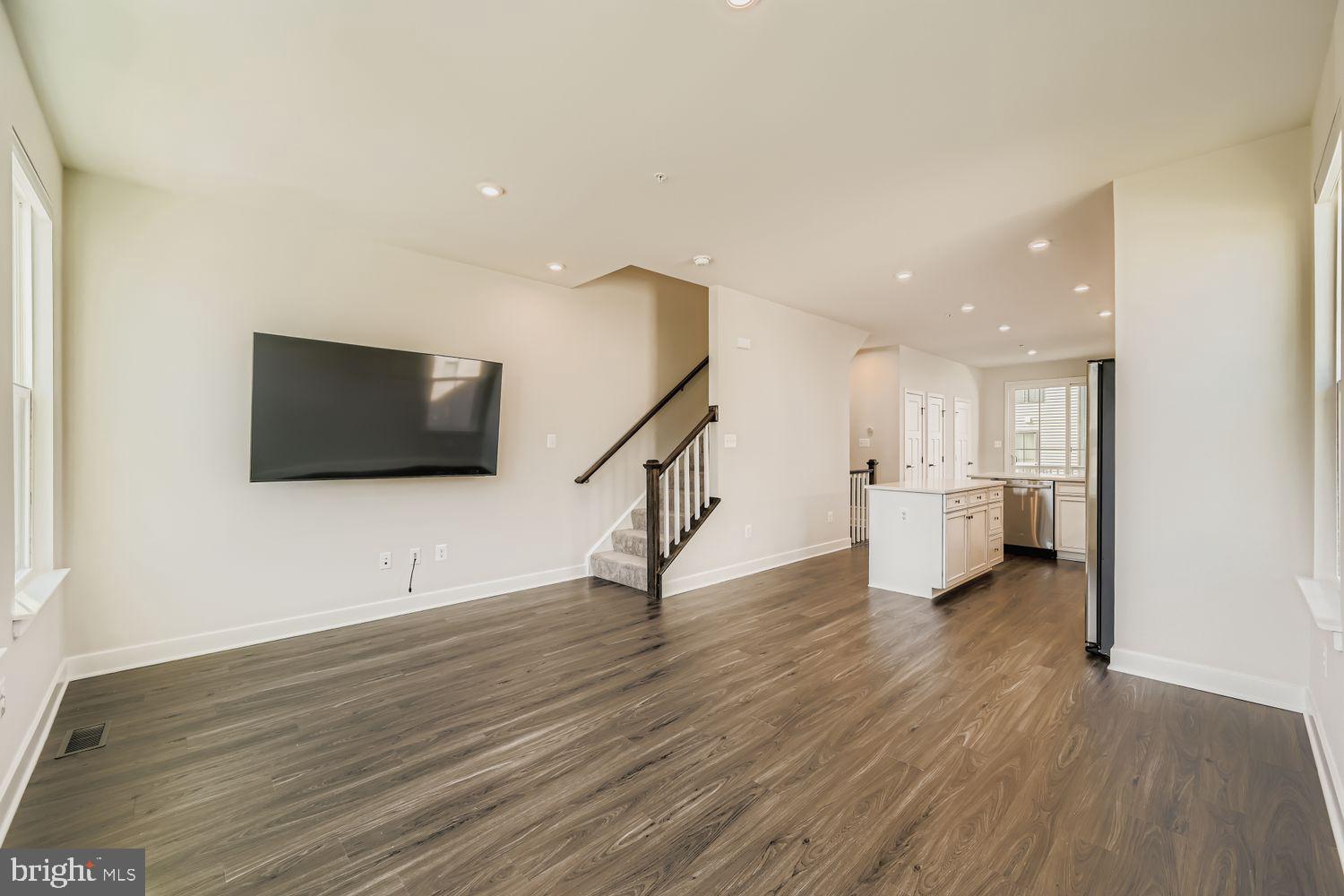 TANYARD SHORES - Residential