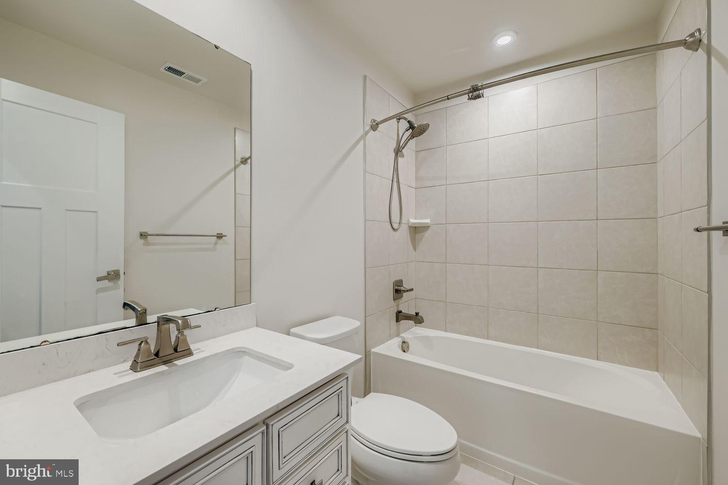 TANYARD SHORES - Residential