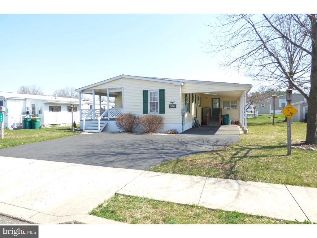 Photo of 642 Butternut Court, RED HILL, PA 18076 (MLS # PAMC2170316)