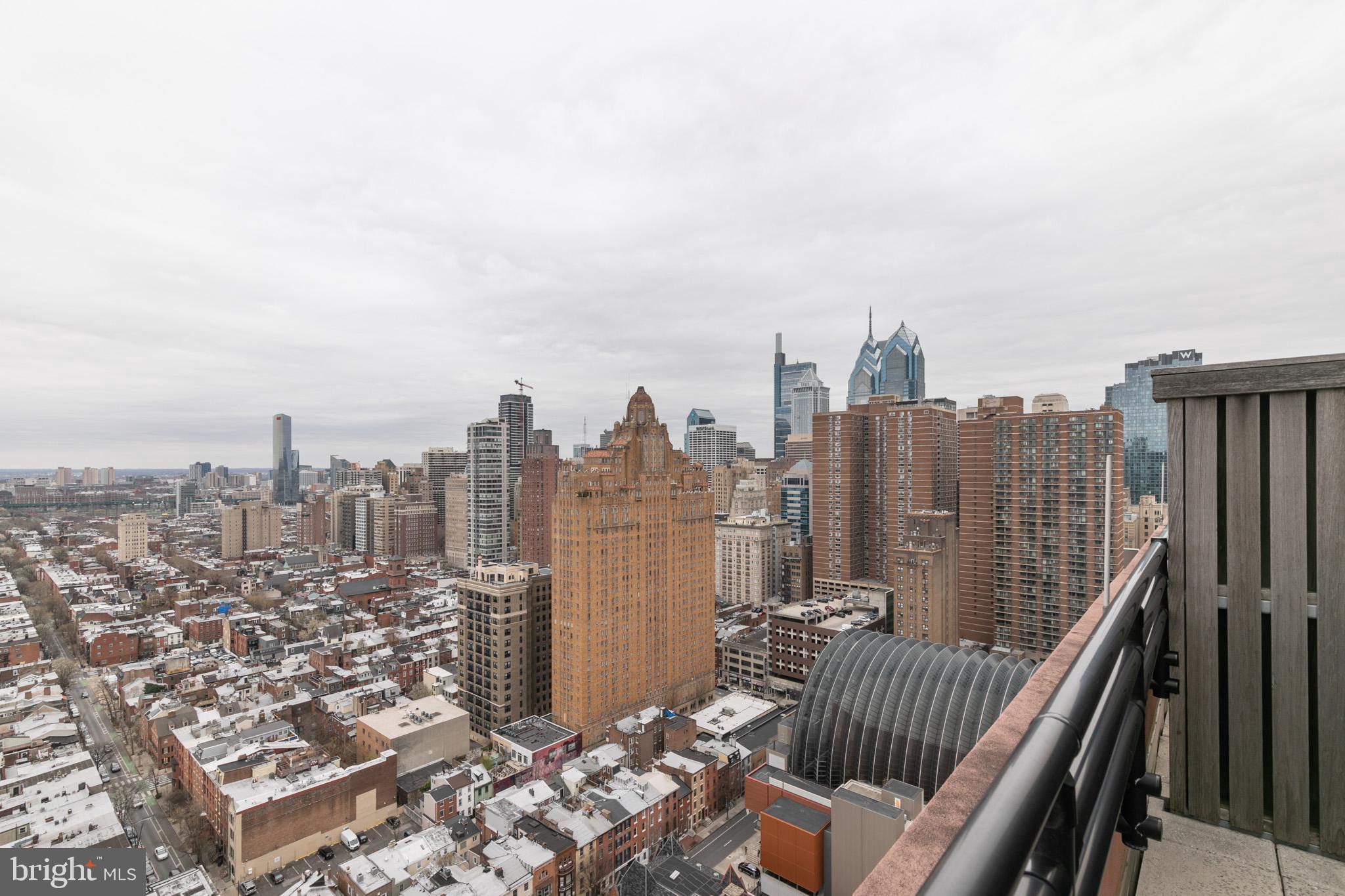 AVENUE OF THE ARTS - Residential