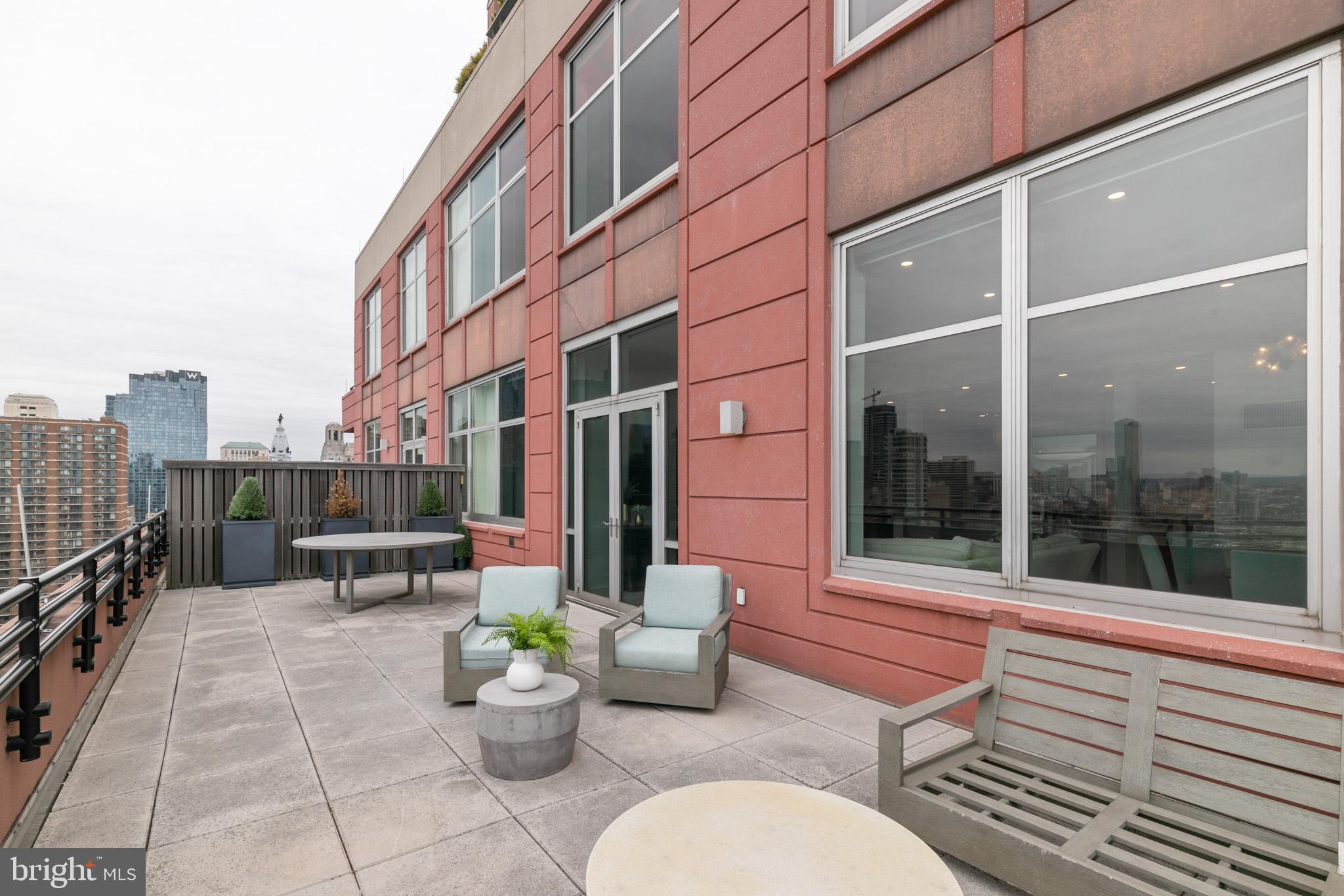 AVENUE OF THE ARTS - Residential