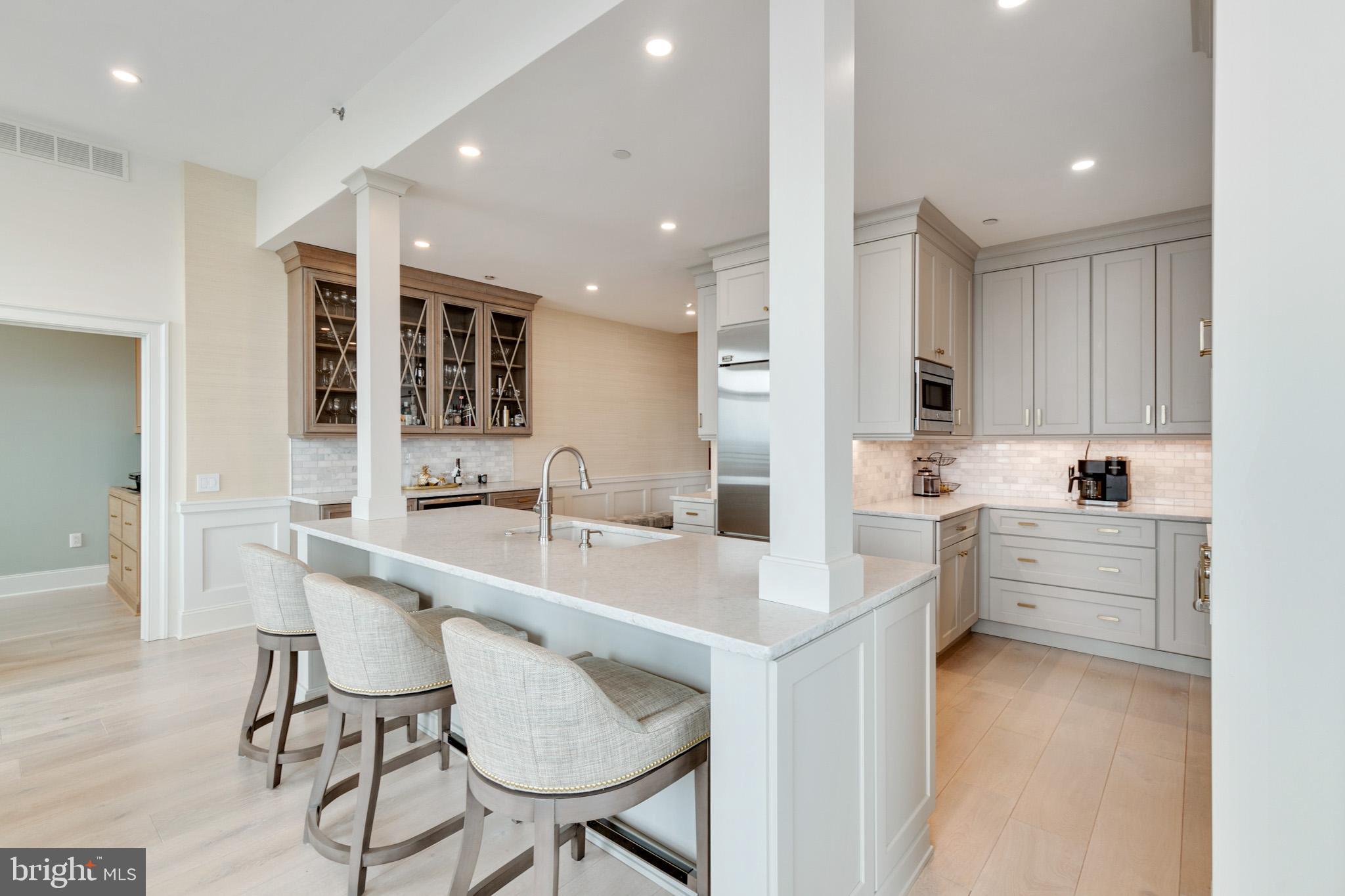 AVENUE OF THE ARTS - Residential