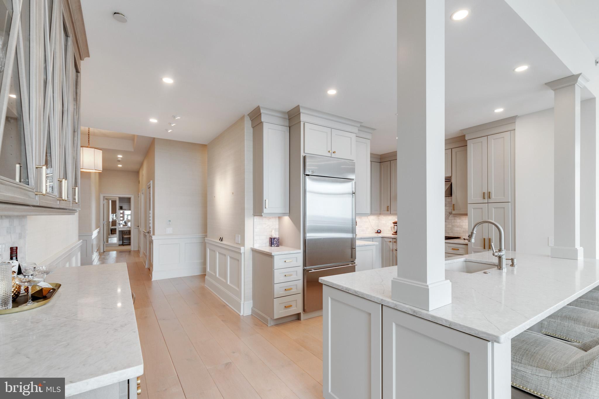 AVENUE OF THE ARTS - Residential