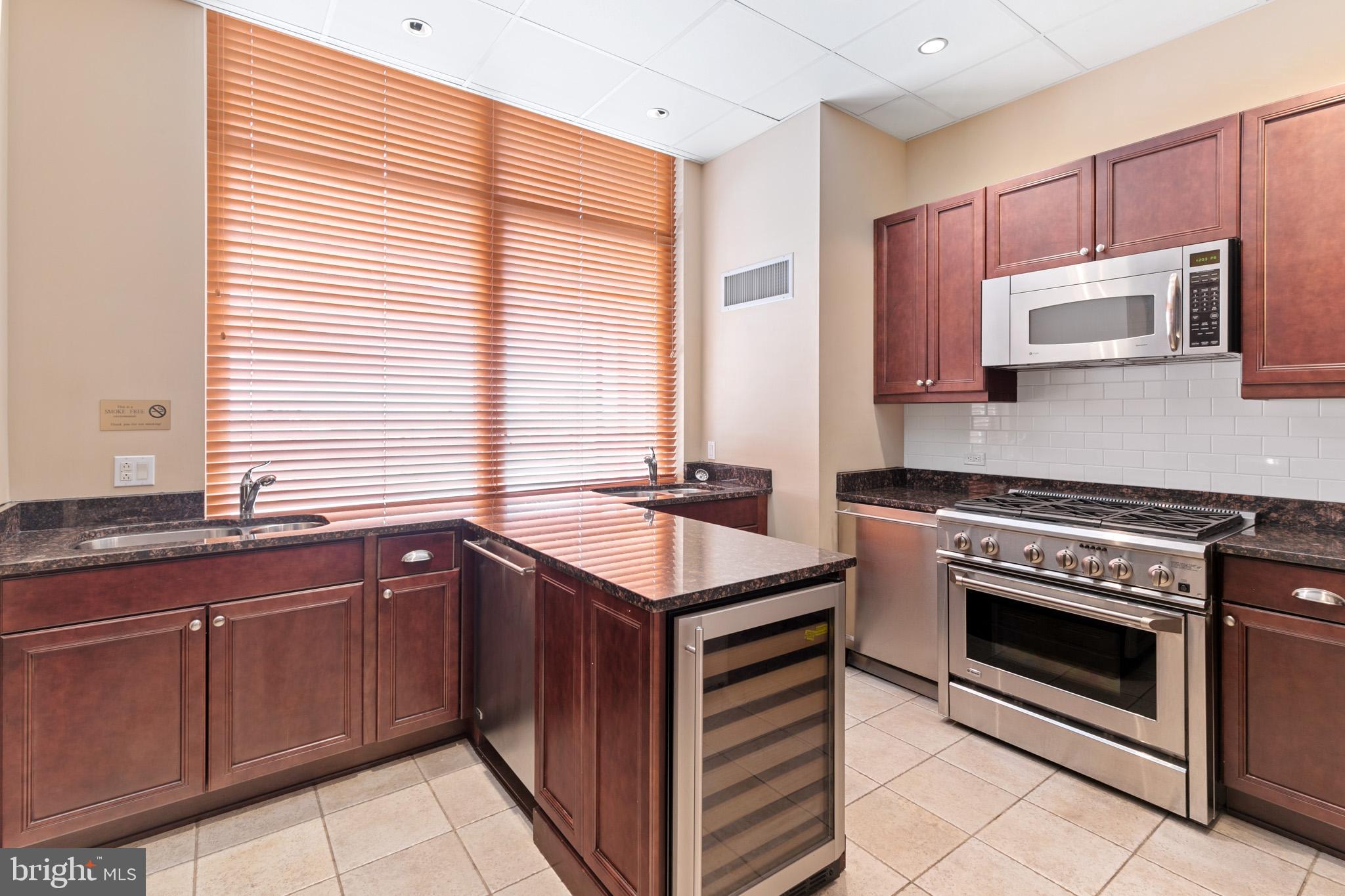 AVENUE OF THE ARTS - Residential