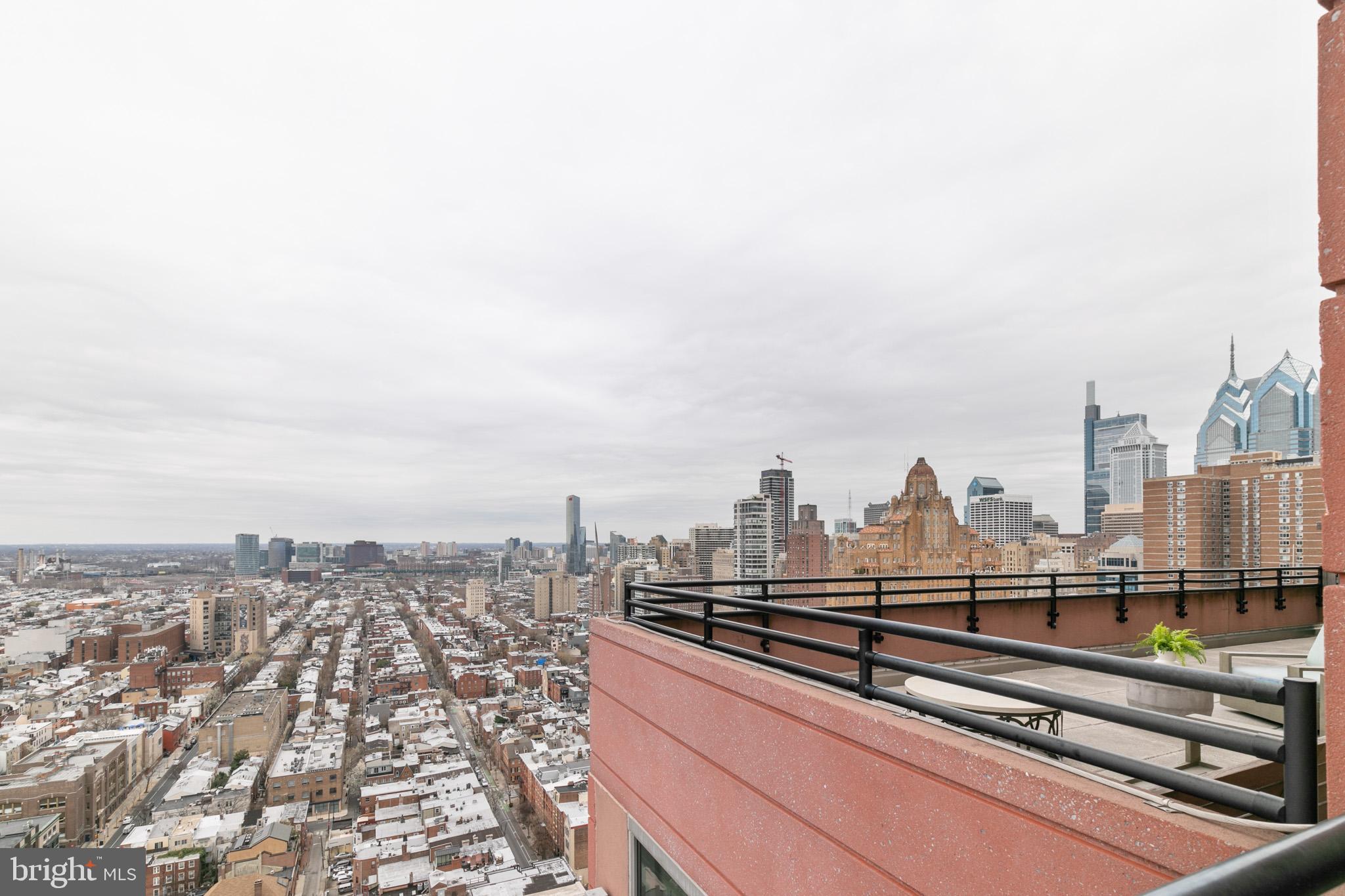 AVENUE OF THE ARTS - Residential