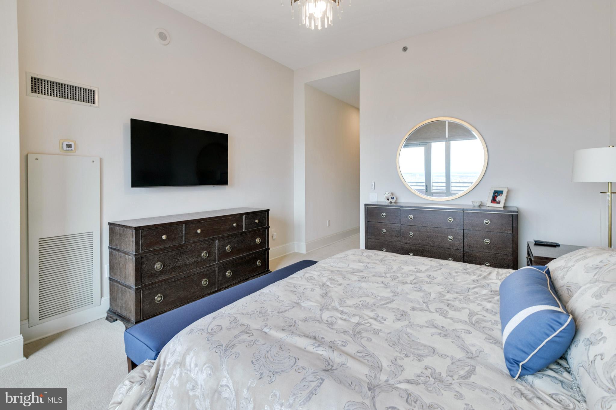 AVENUE OF THE ARTS - Residential