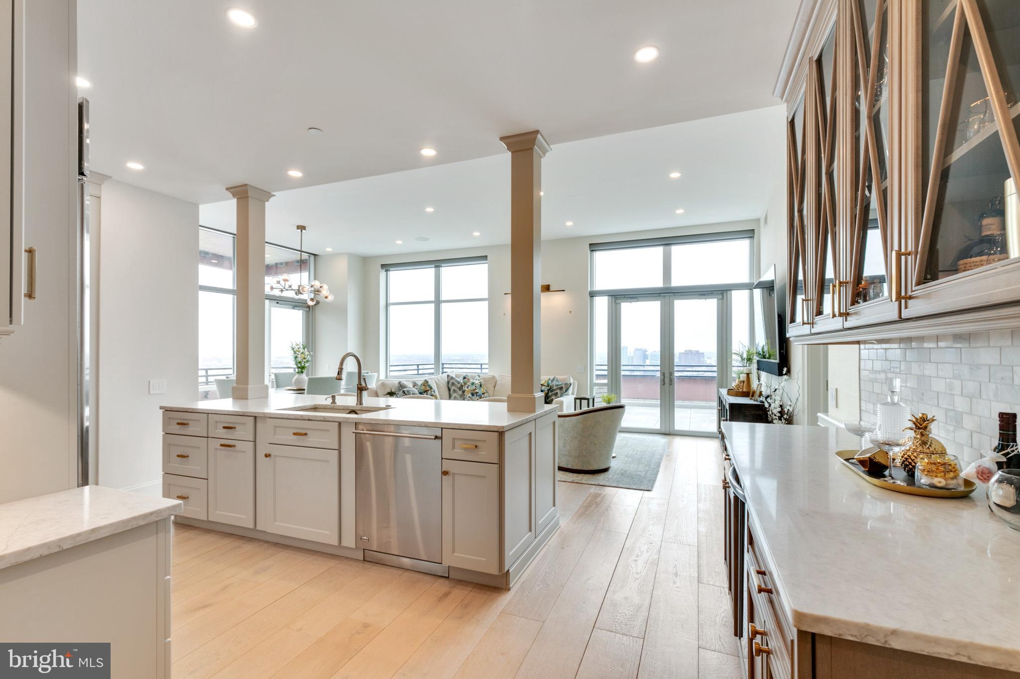 AVENUE OF THE ARTS - Residential