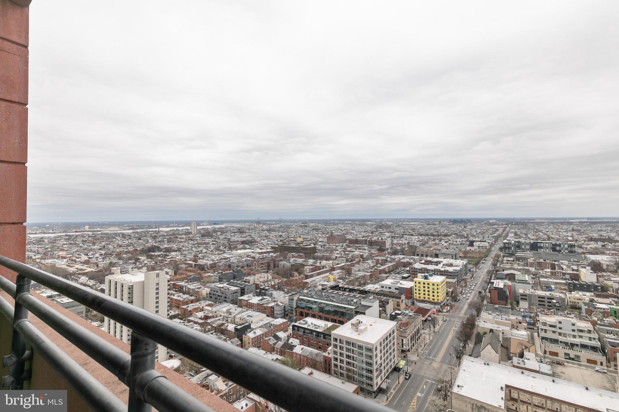 AVENUE OF THE ARTS - Residential