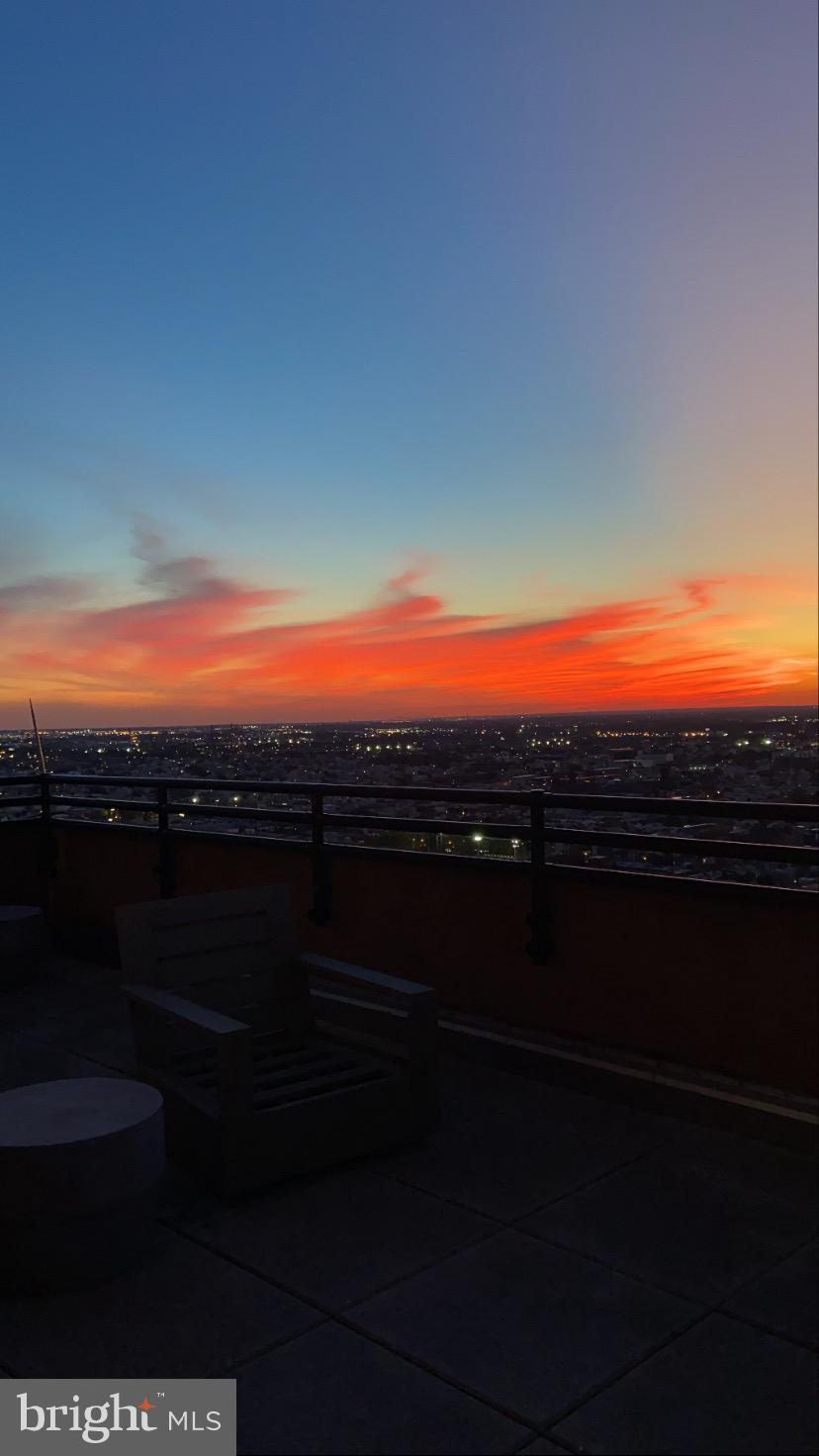 AVENUE OF THE ARTS - Residential