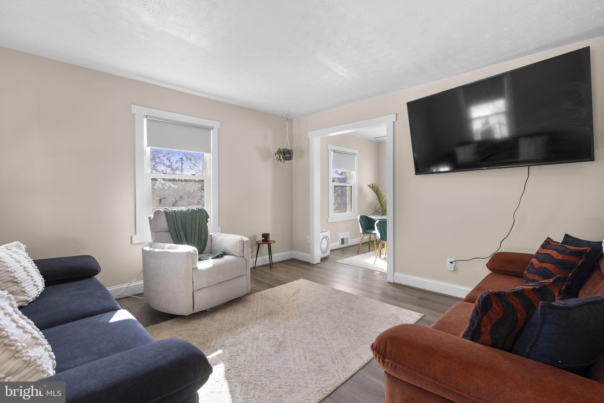 6106 N KINGS HIGHWAY