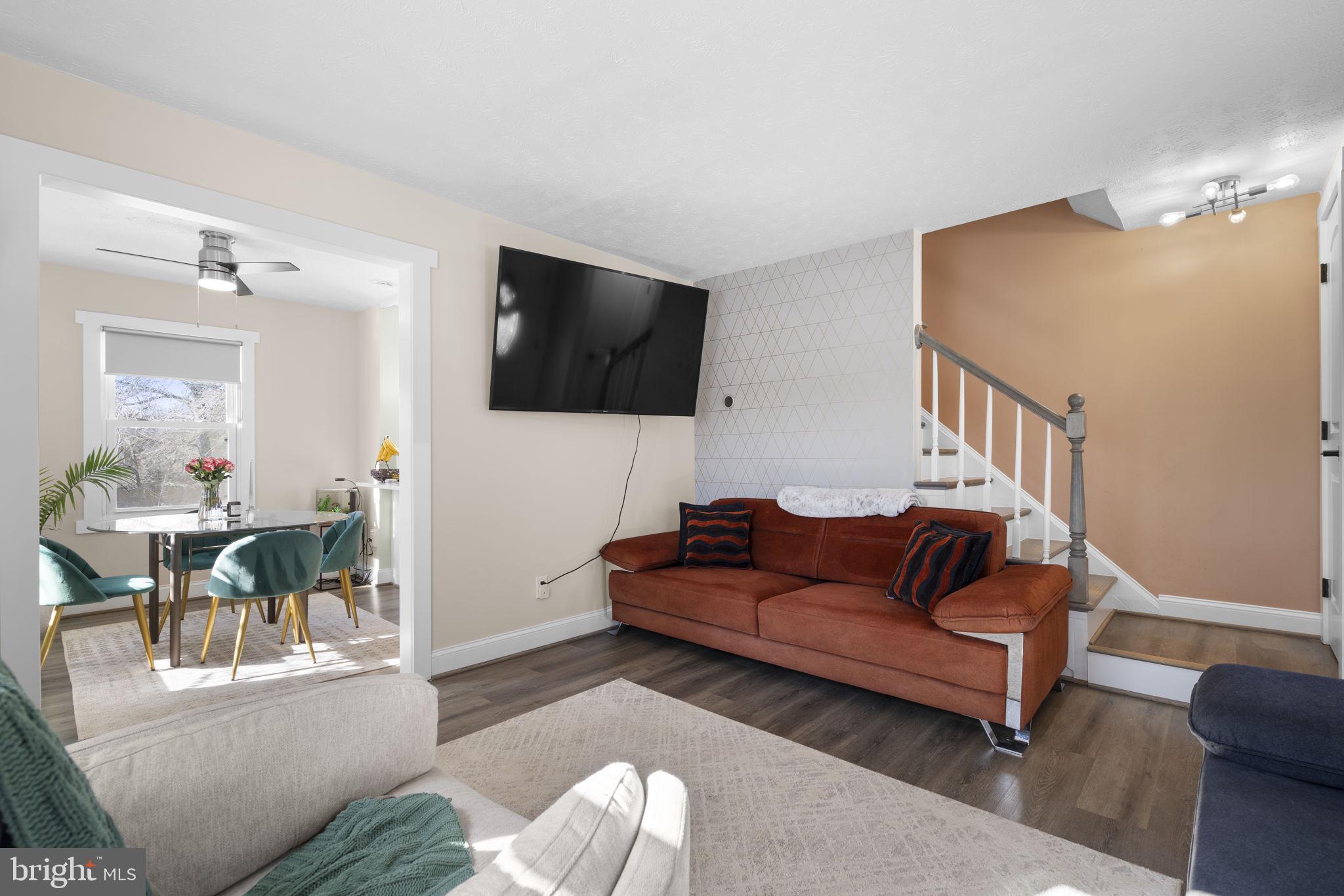 6106 N KINGS HIGHWAY