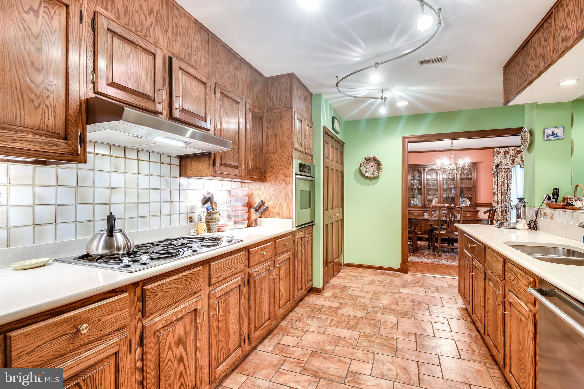 HOBBITS GLEN - Residential