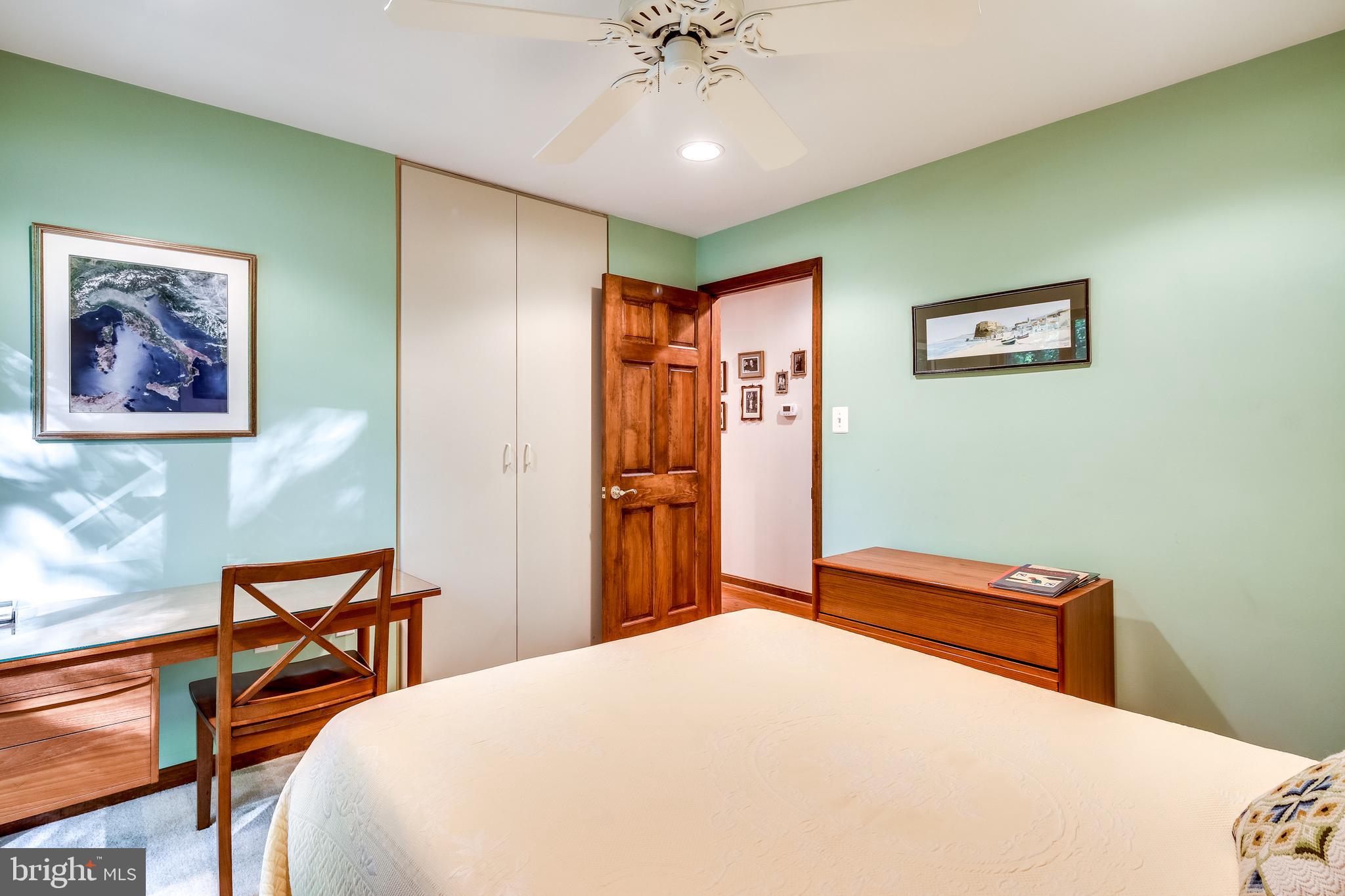 HOBBITS GLEN - Residential