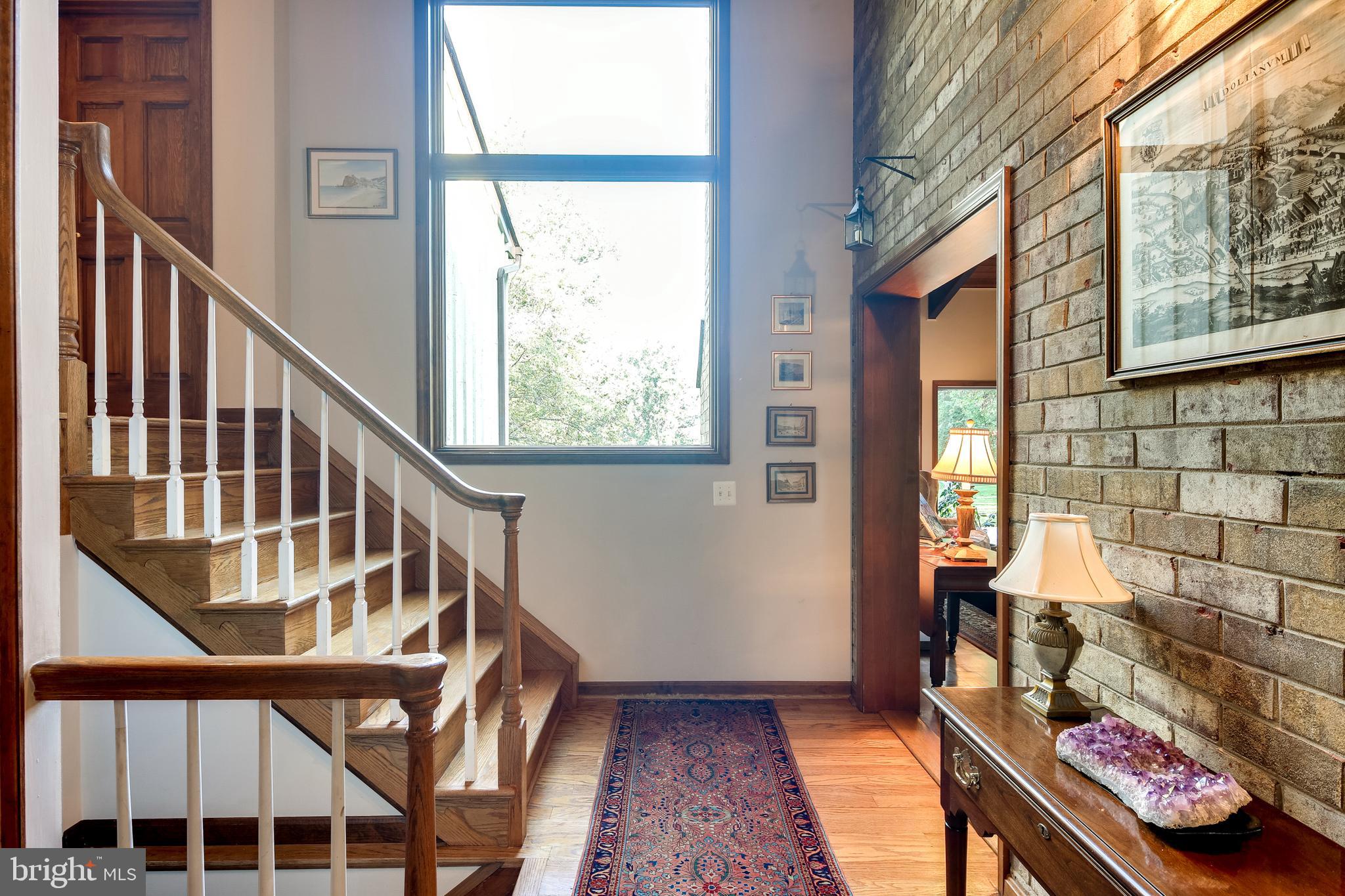 HOBBITS GLEN - Residential