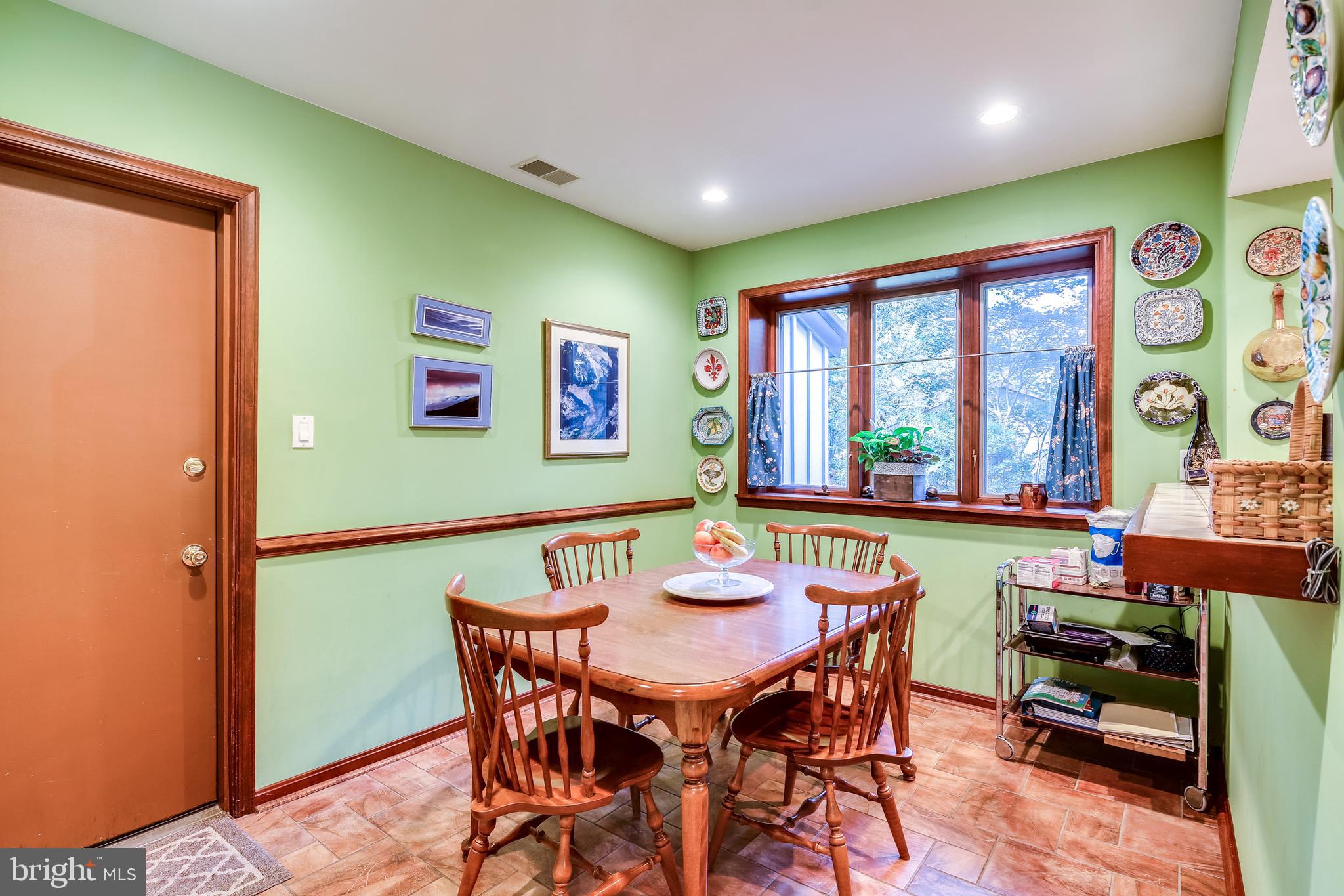 HOBBITS GLEN - Residential