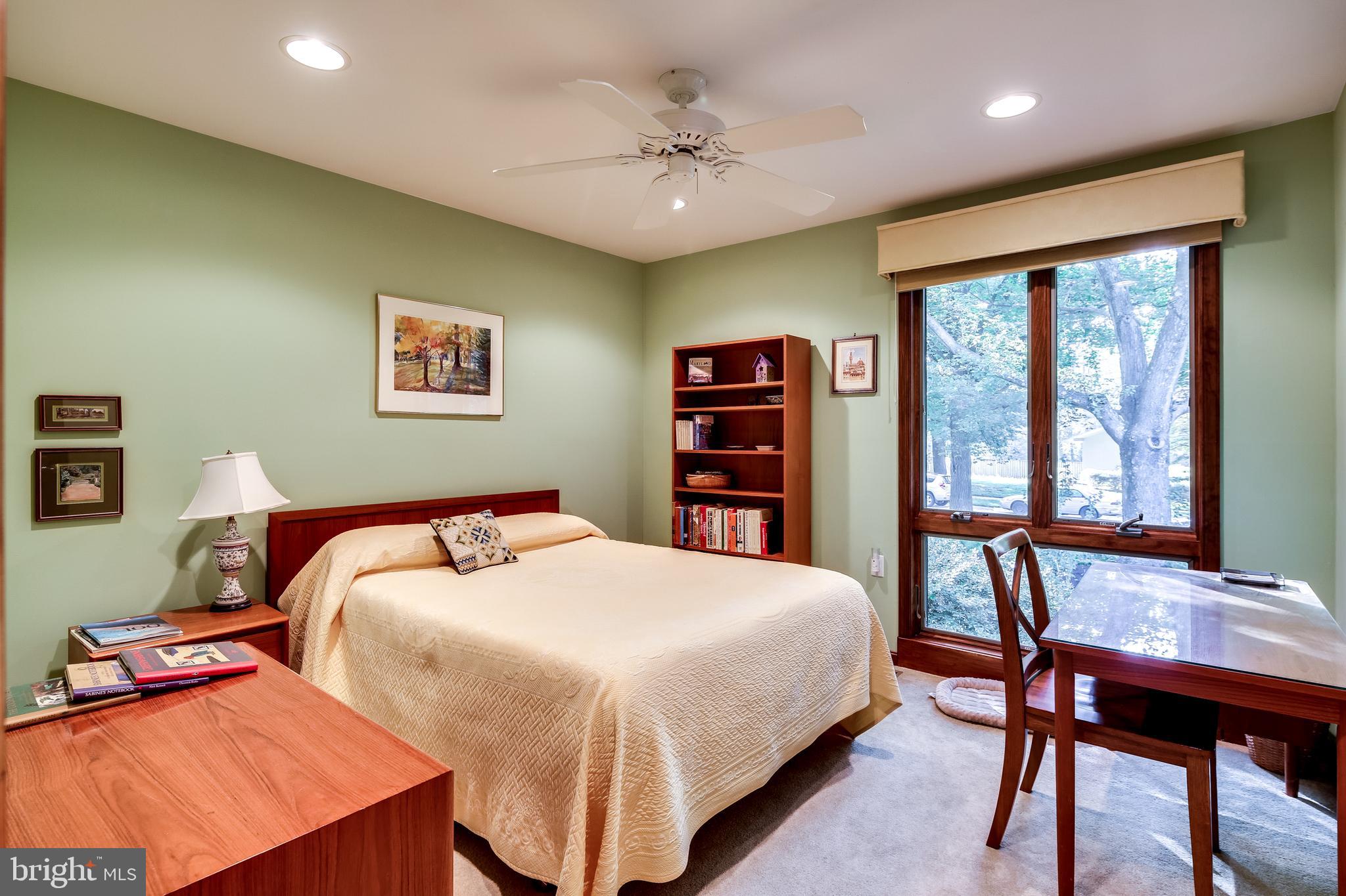 HOBBITS GLEN - Residential