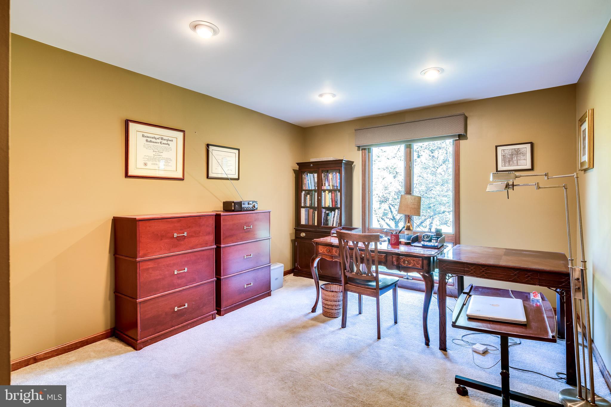 HOBBITS GLEN - Residential