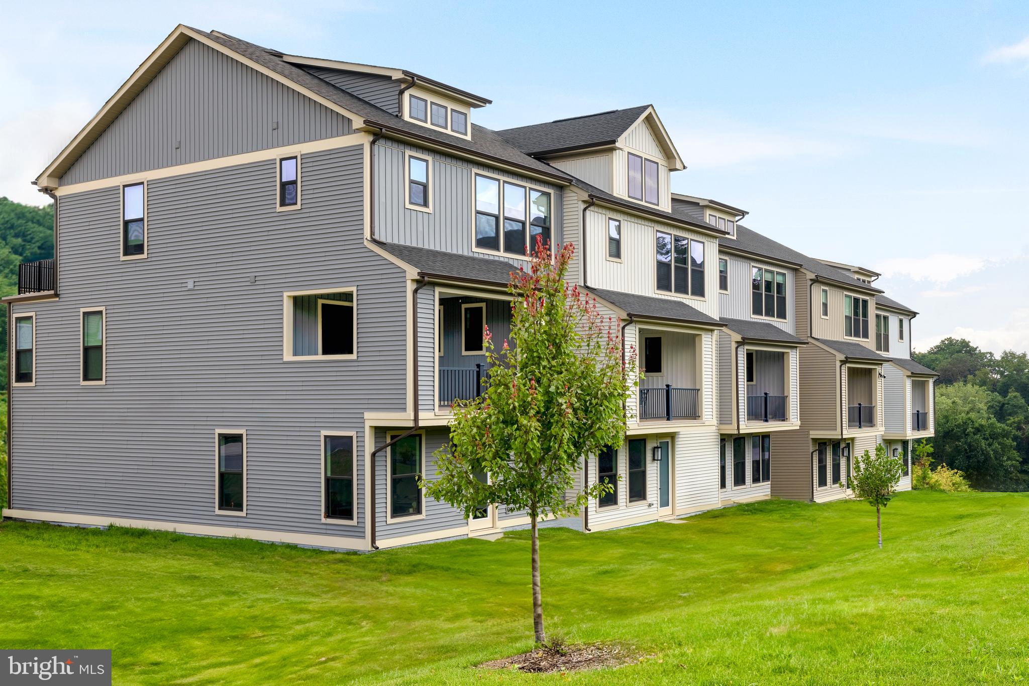 LONGVIEW RIDGE - Residential