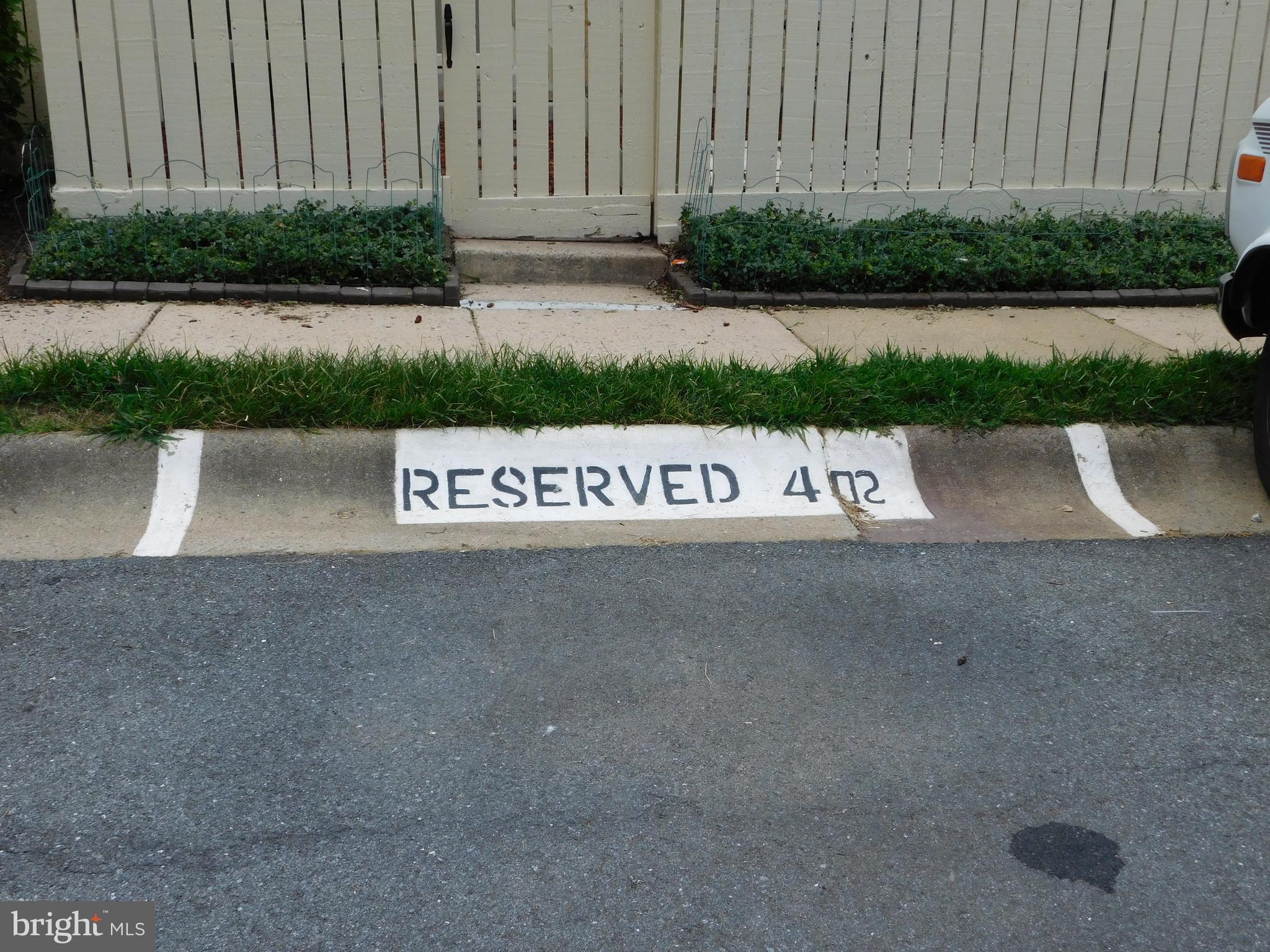 ESSEX PLACE - Residential