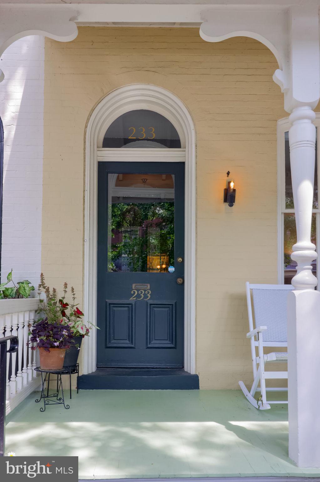 233 N MARY STREET