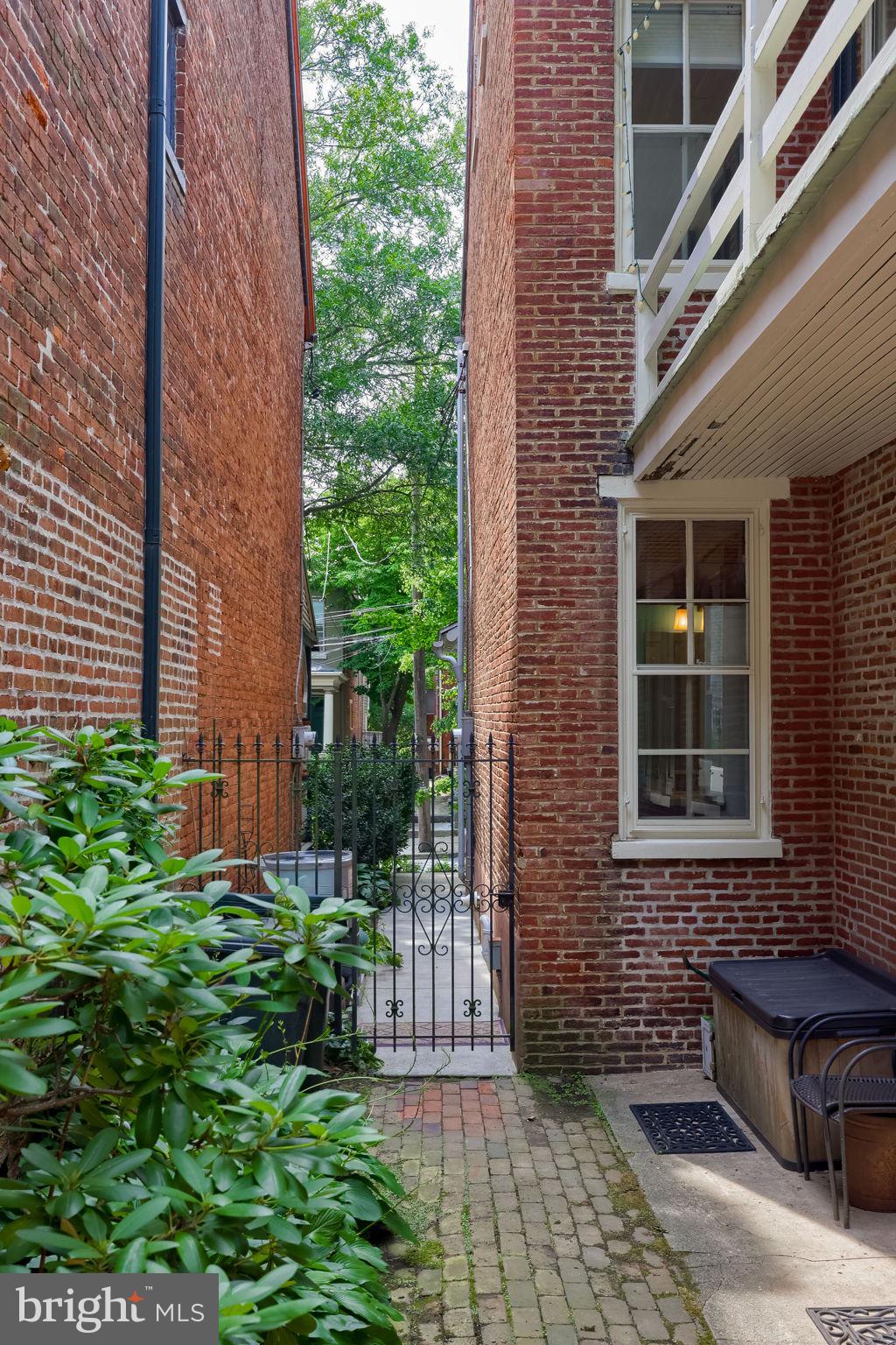 233 N MARY STREET