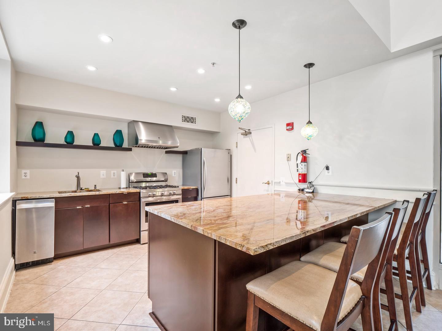 LEXINGTON SQUARE - Residential