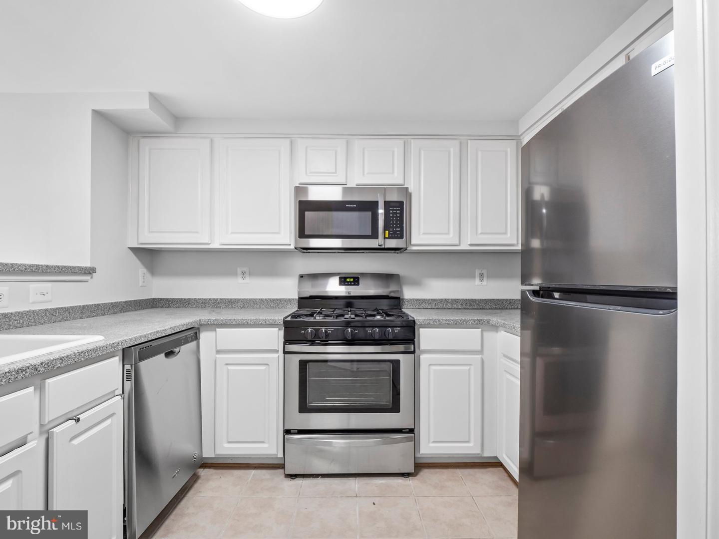 LEXINGTON SQUARE - Residential